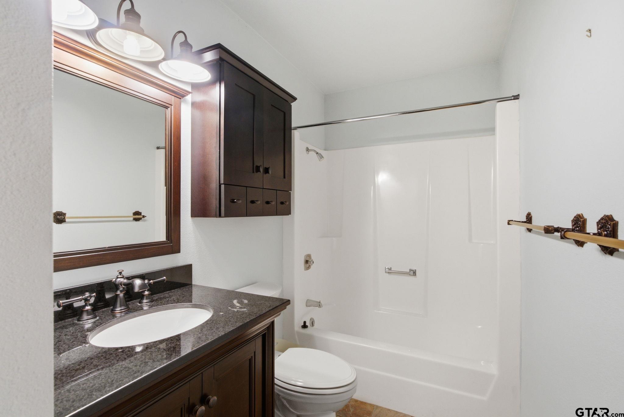 546 Woodside Dr.