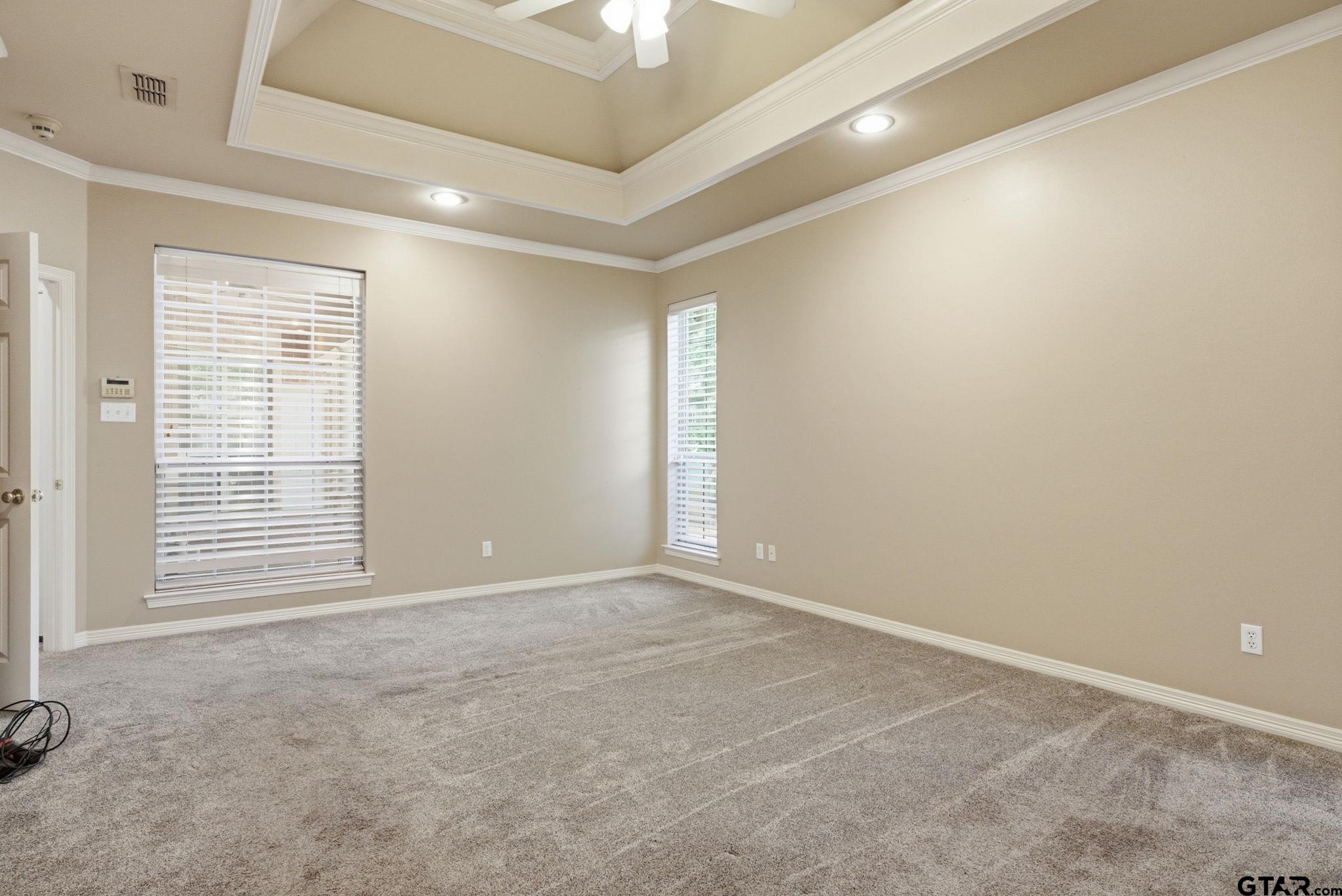 4117 Hollow Oak Cir
