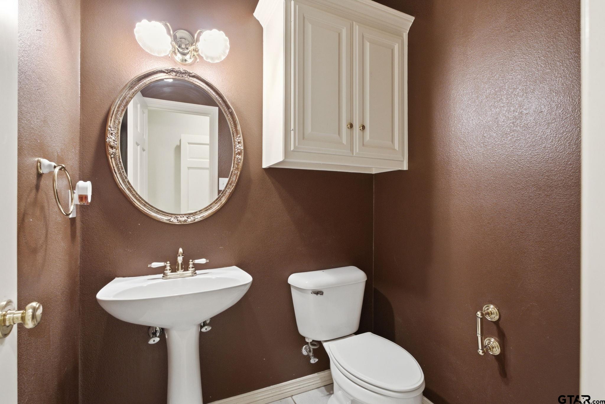 4117 Hollow Oak Cir