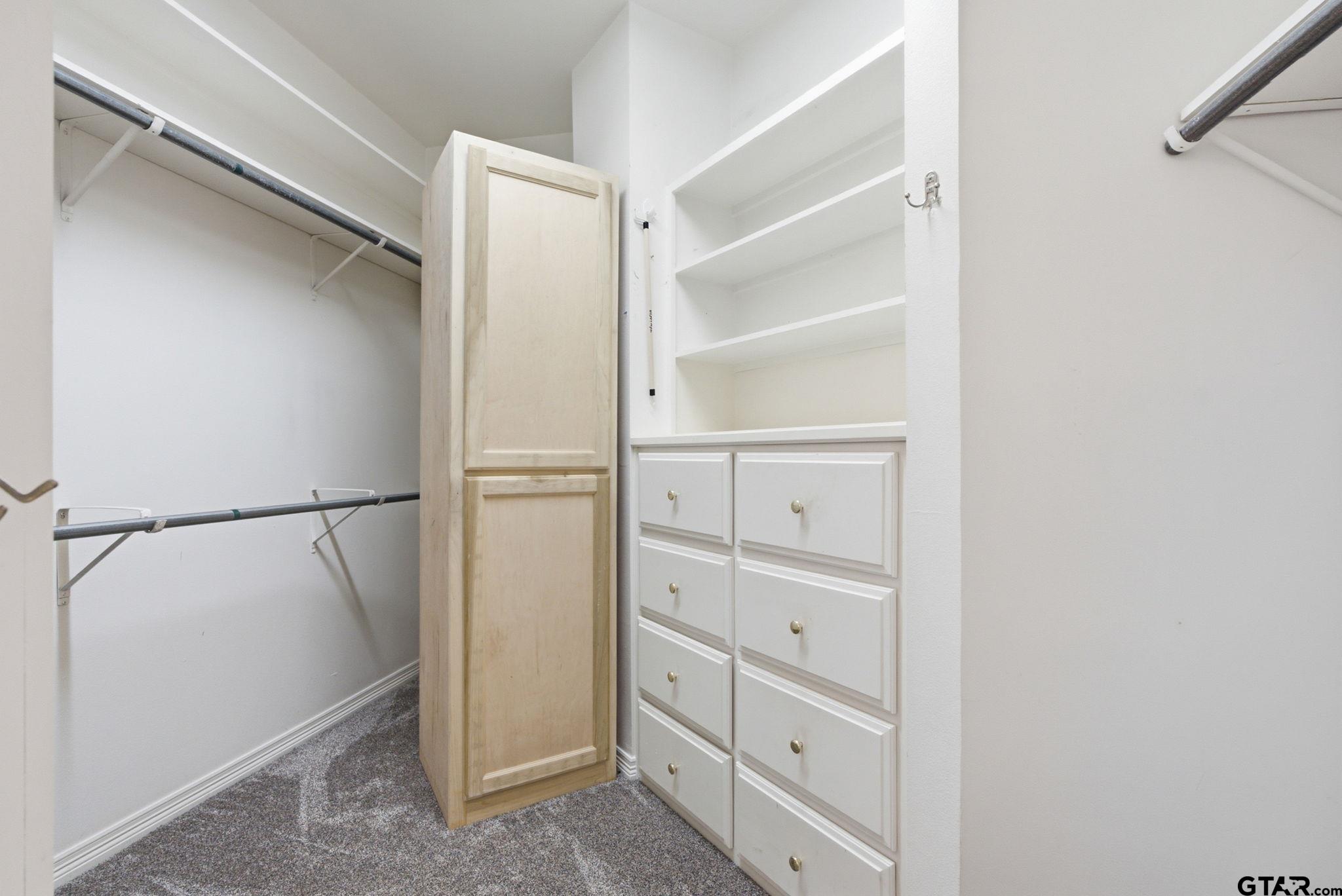4117 Hollow Oak Cir