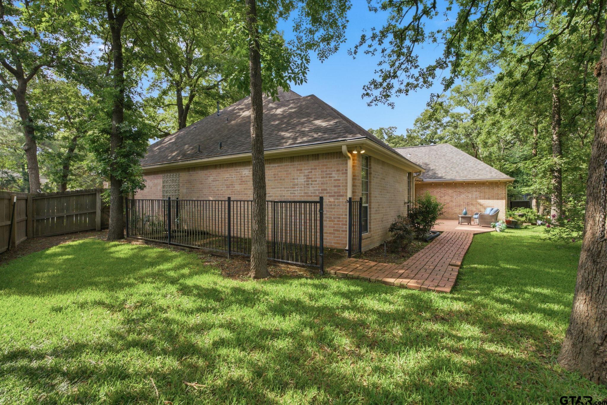 4117 Hollow Oak Cir
