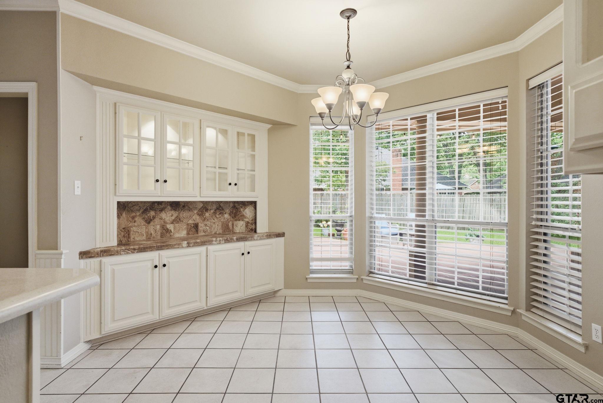 4117 Hollow Oak Cir