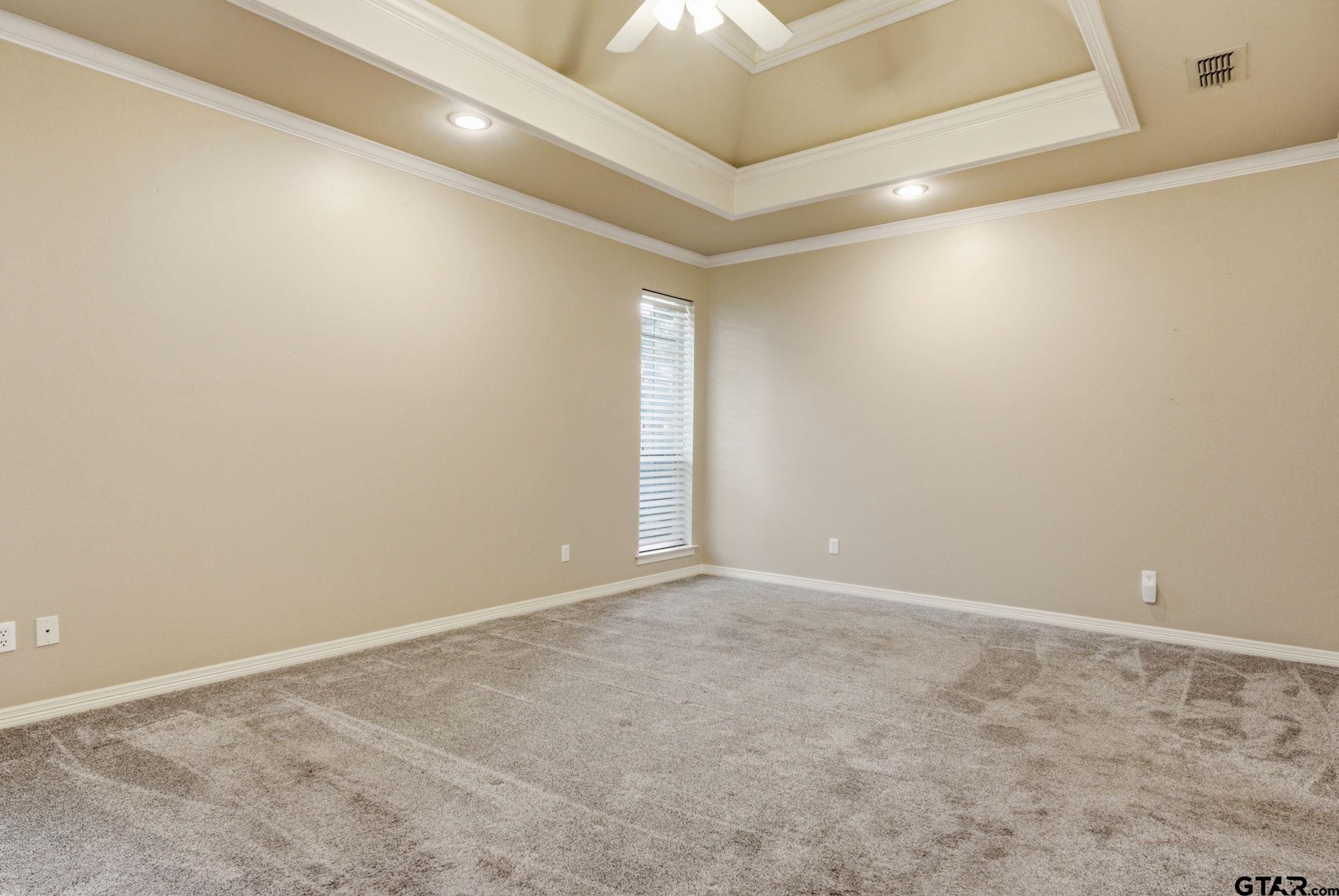 4117 Hollow Oak Cir