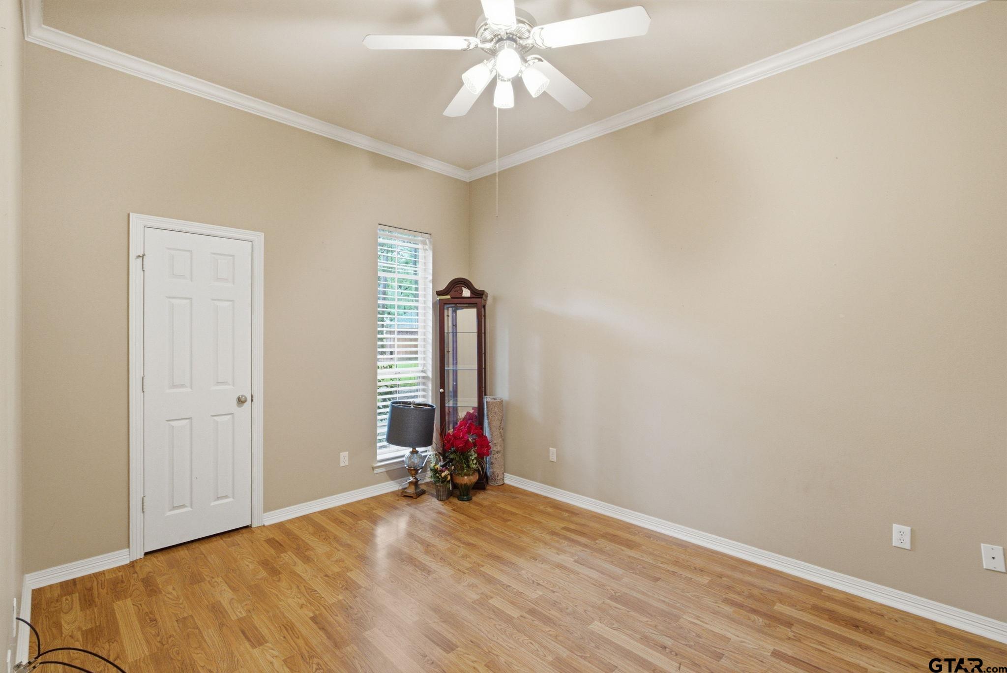 4117 Hollow Oak Cir