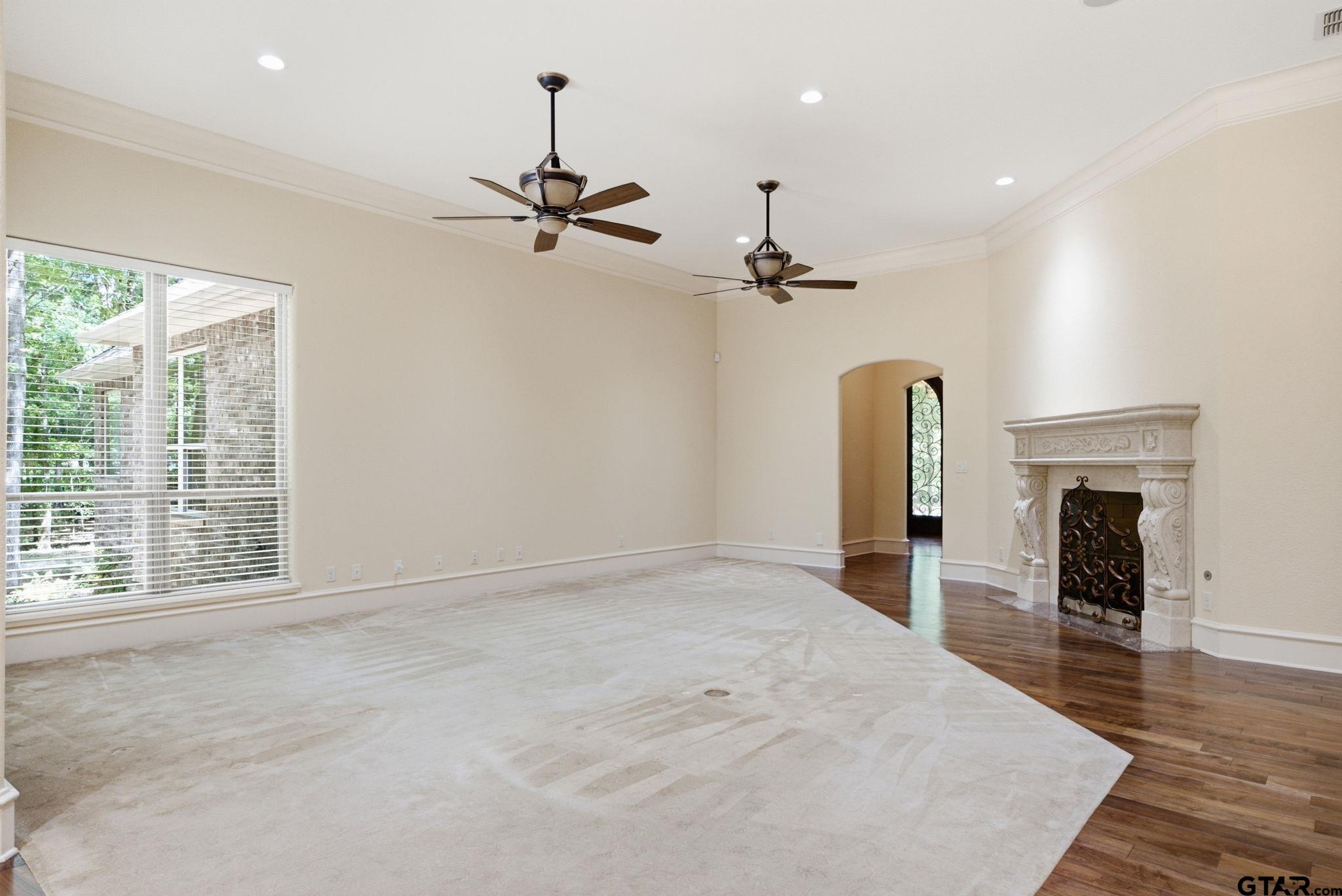 2030 Equestrian Ln