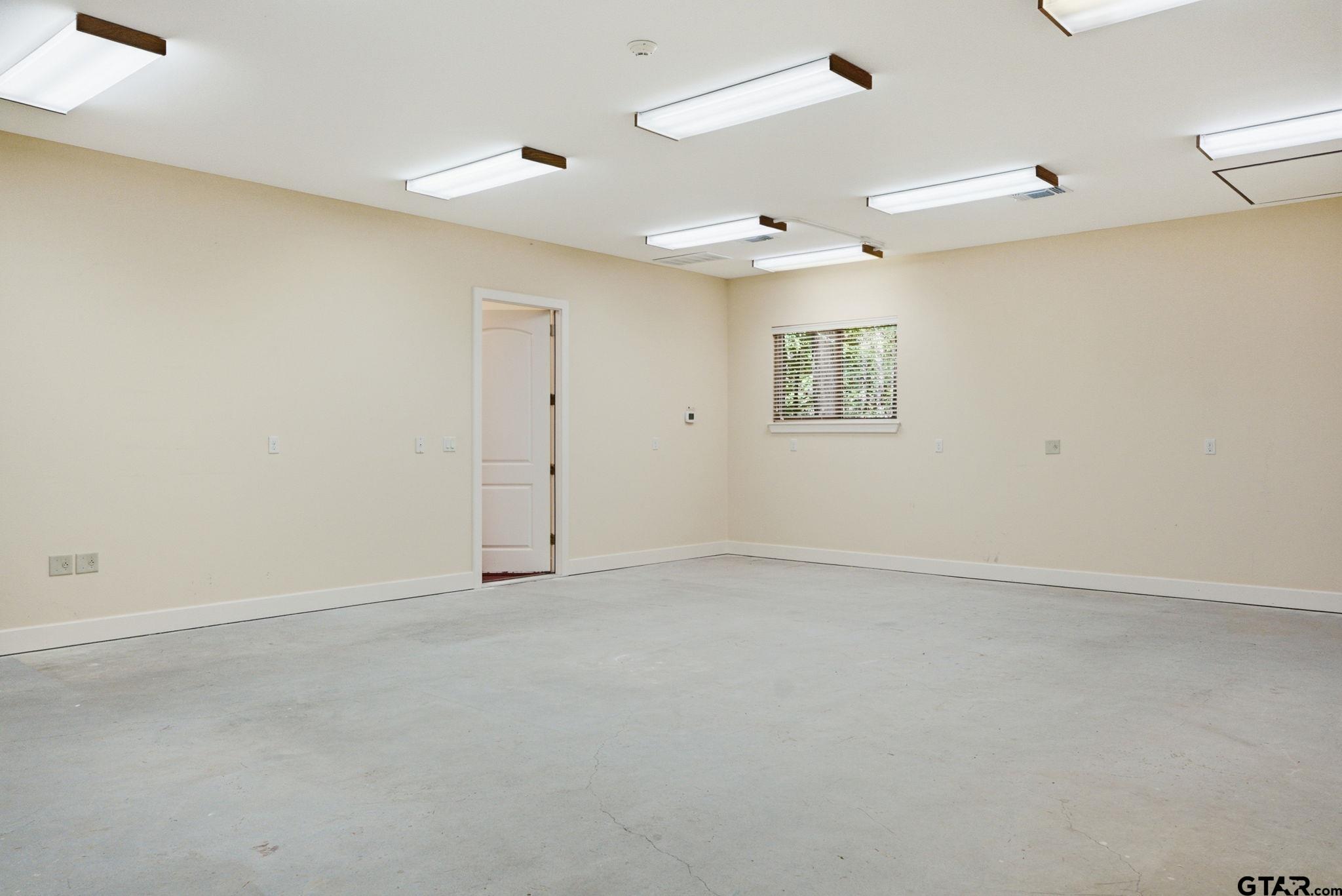 2030 Equestrian Ln