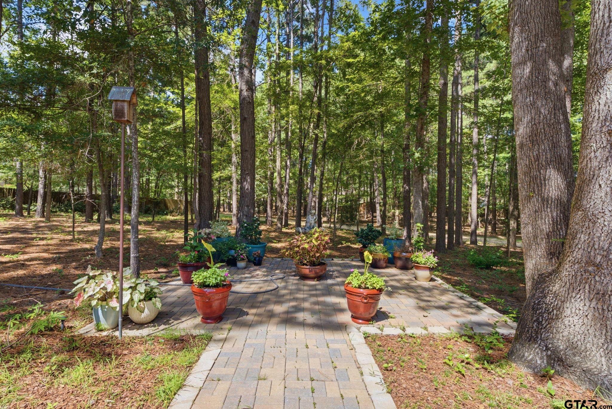 2030 Equestrian Ln