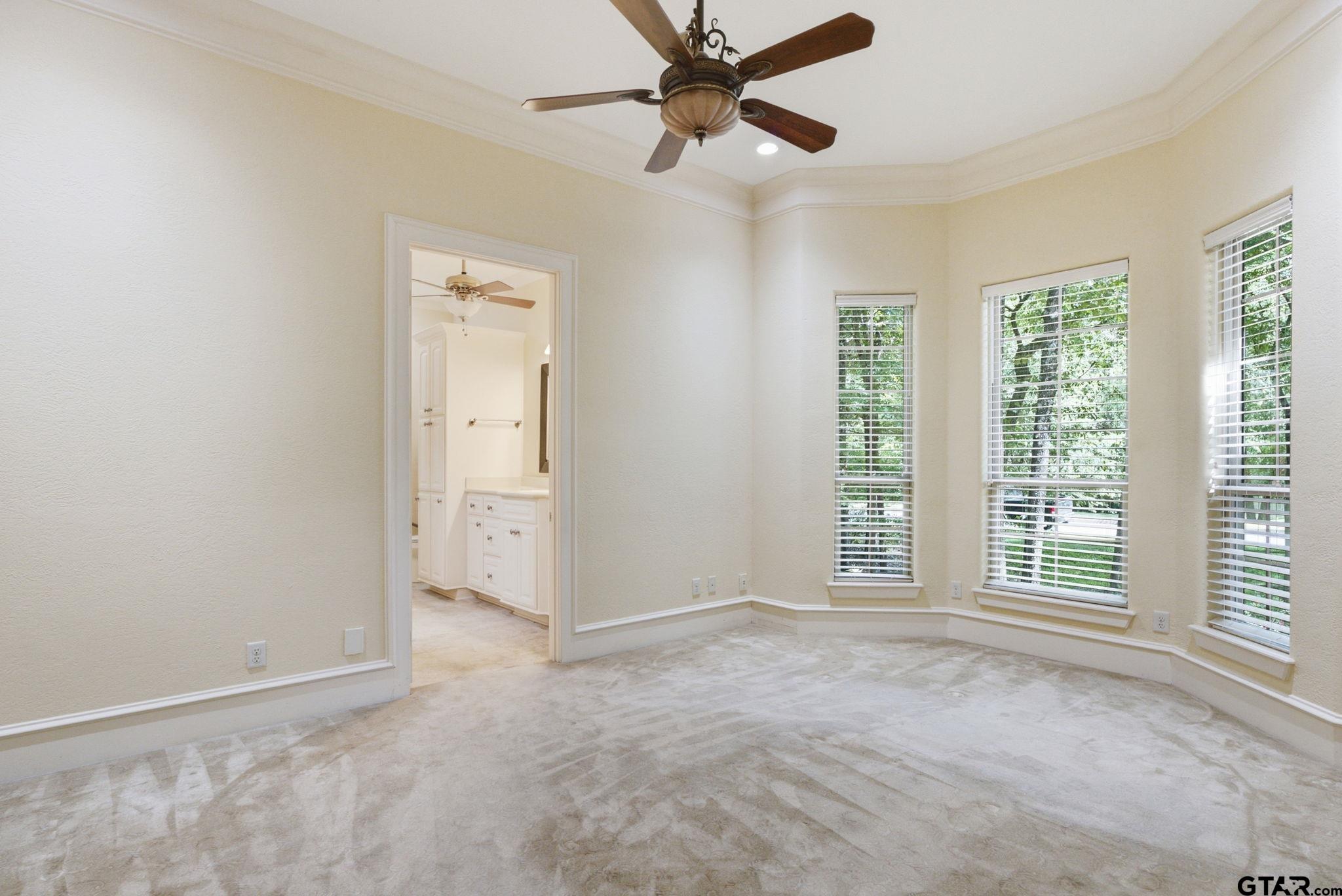 2030 Equestrian Ln