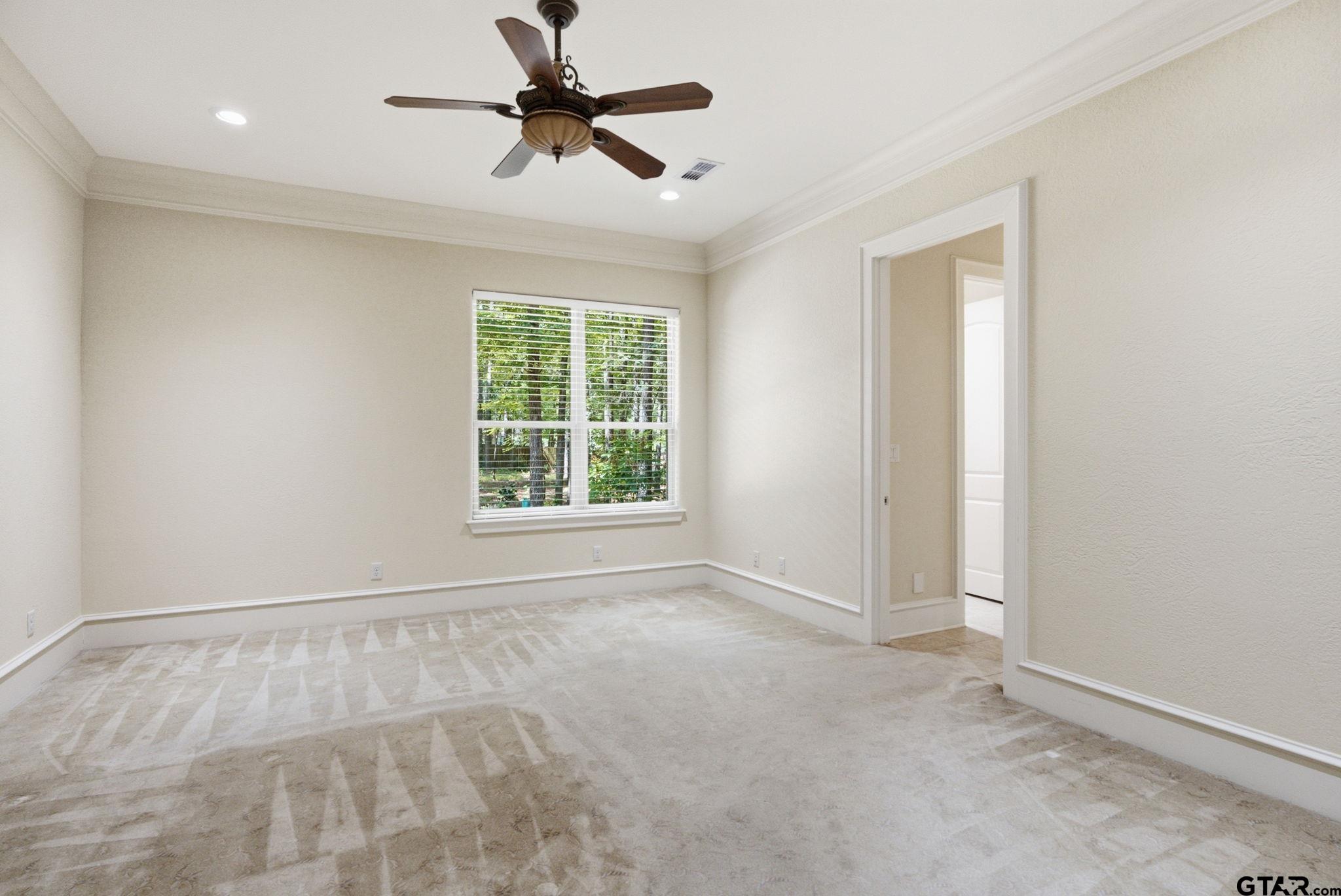 2030 Equestrian Ln
