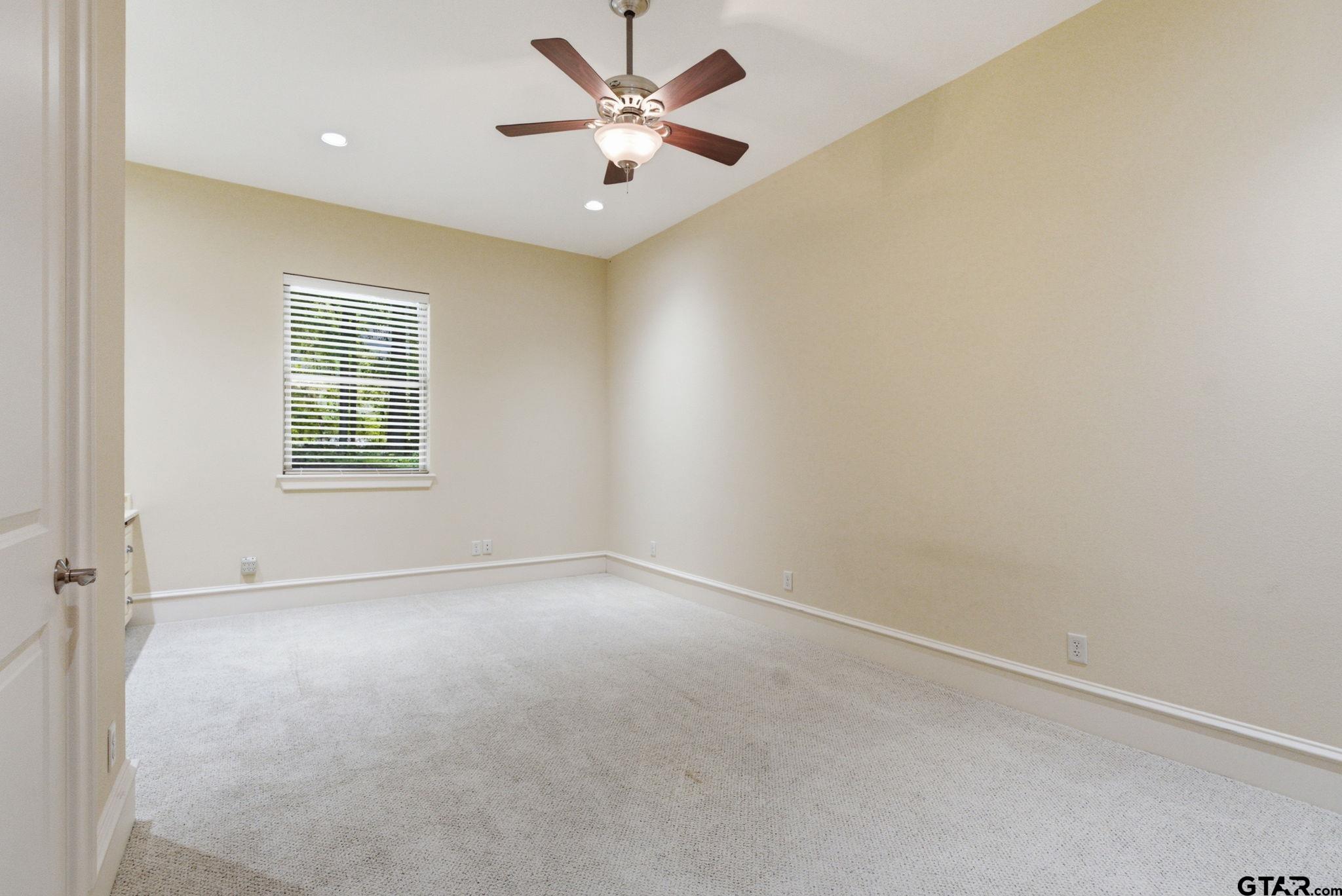 2030 Equestrian Ln