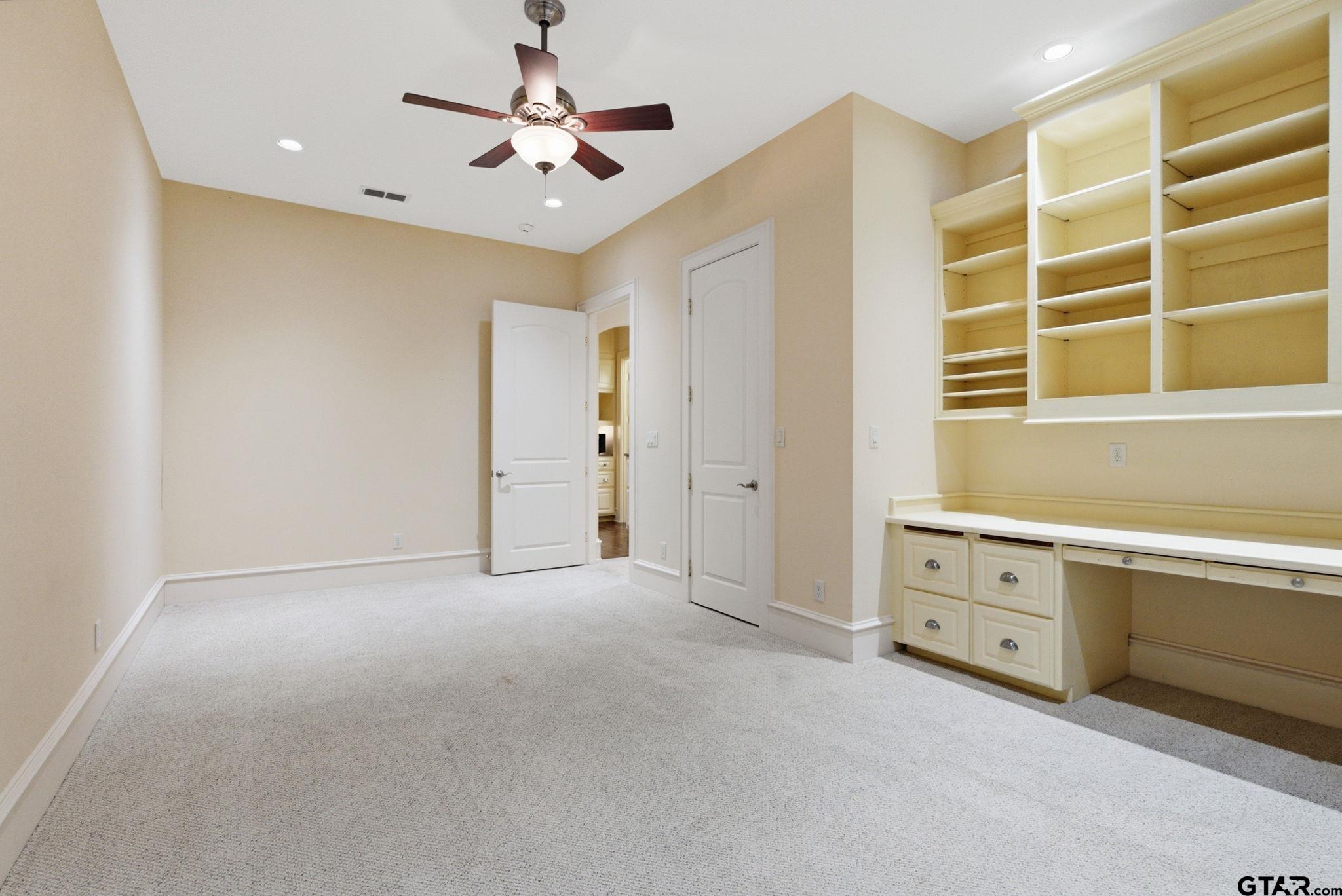 2030 Equestrian Ln