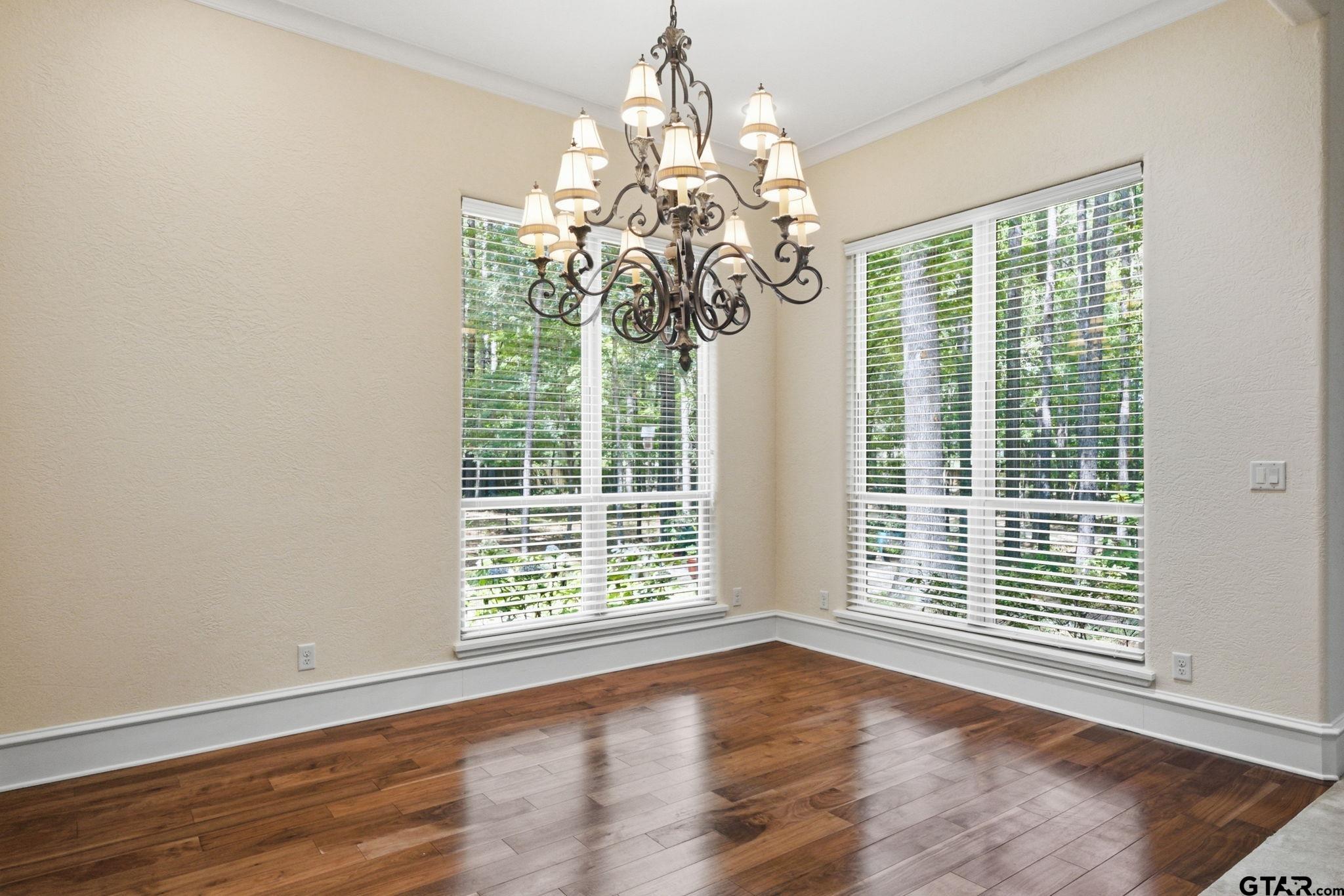 2030 Equestrian Ln