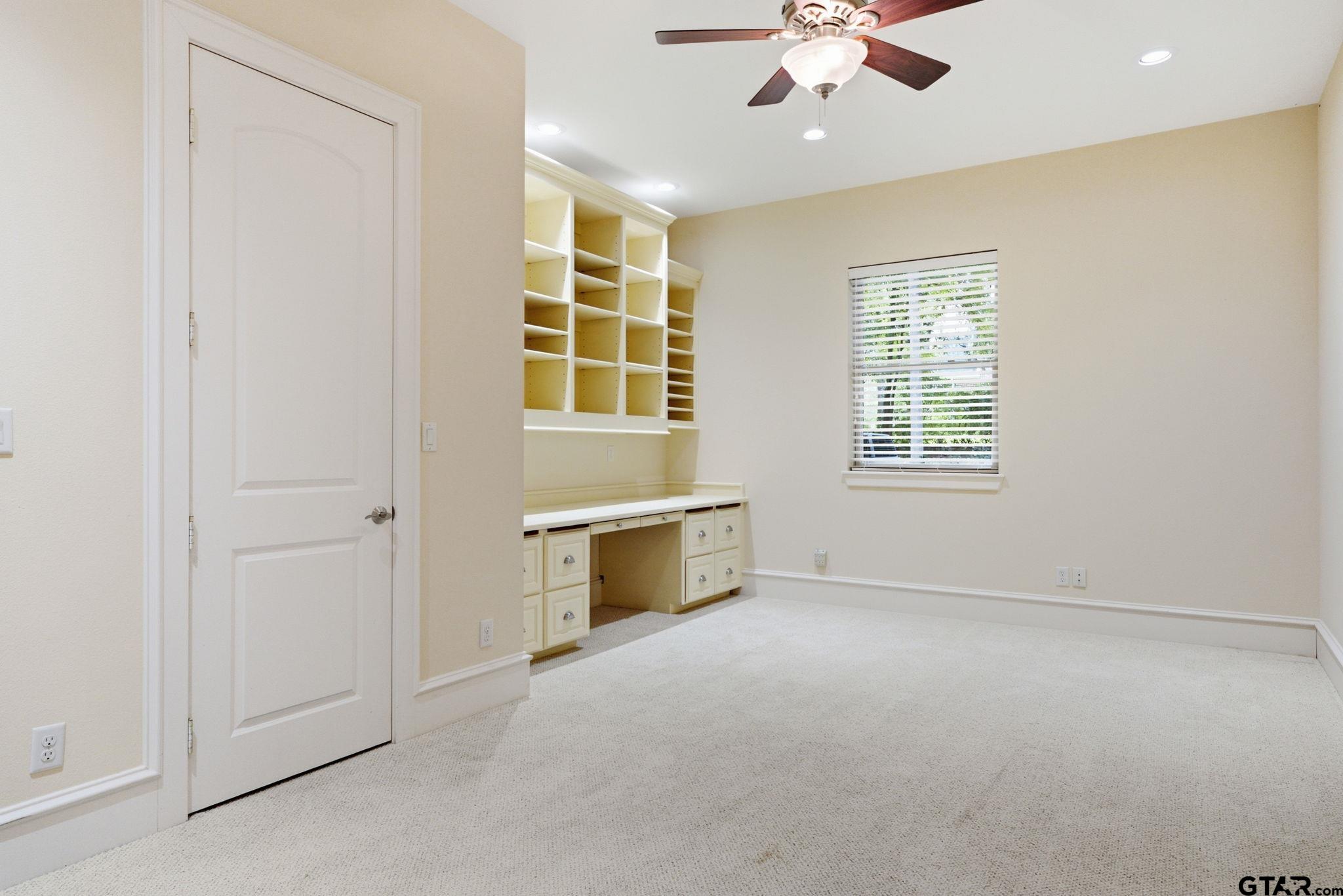 2030 Equestrian Ln