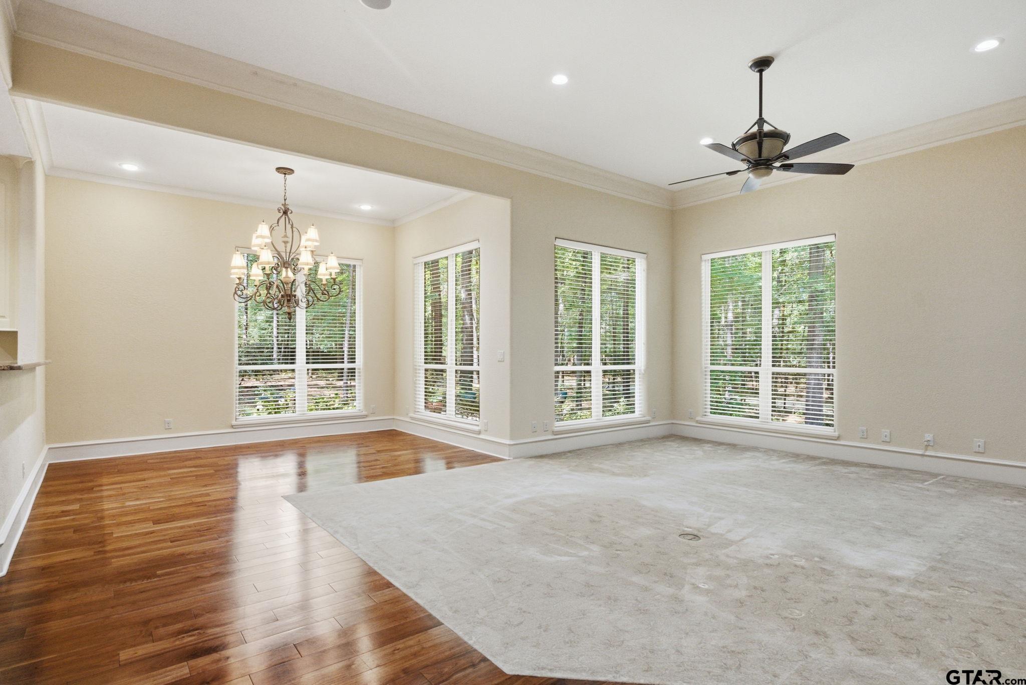 2030 Equestrian Ln