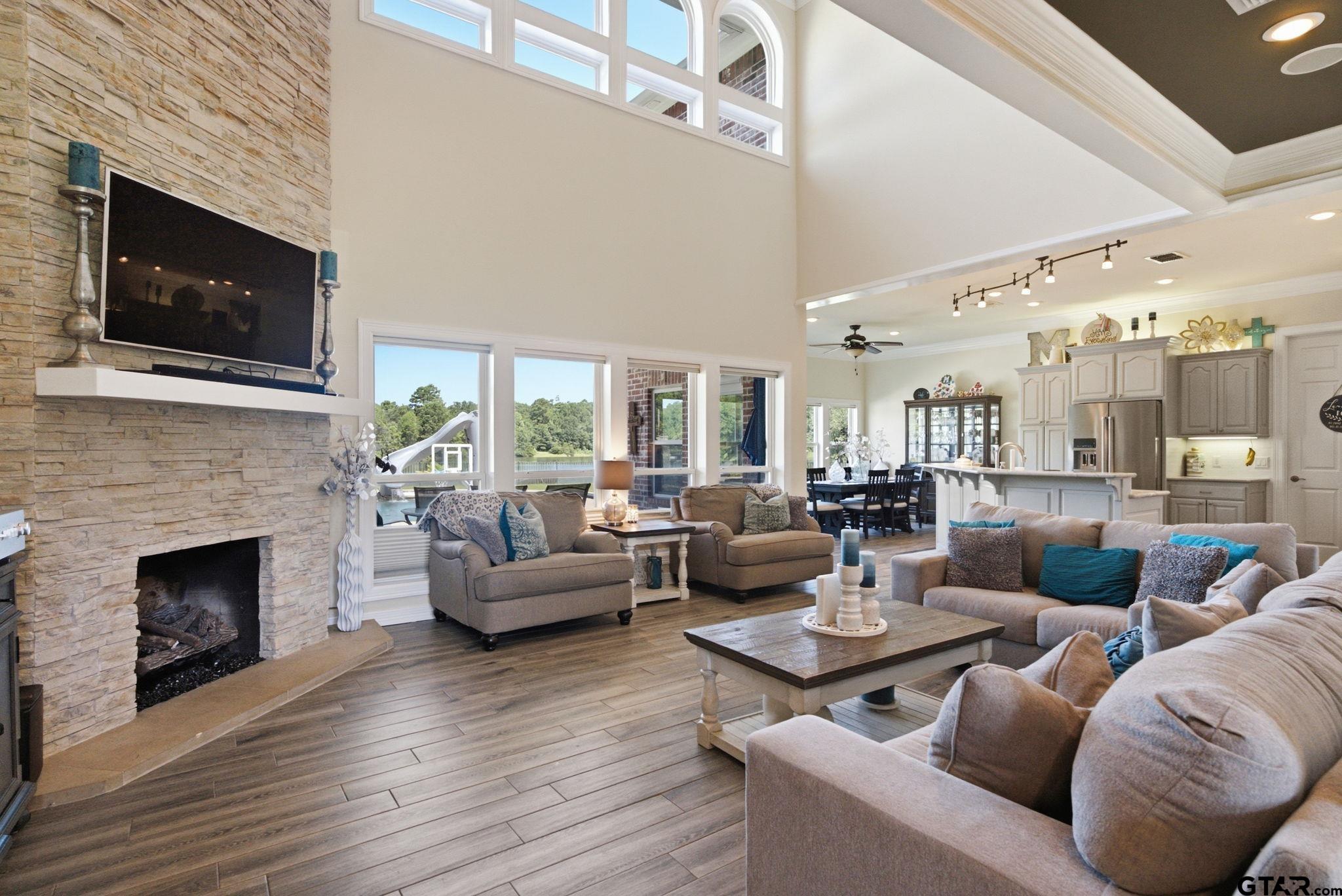 10936 Deer Creek Dr