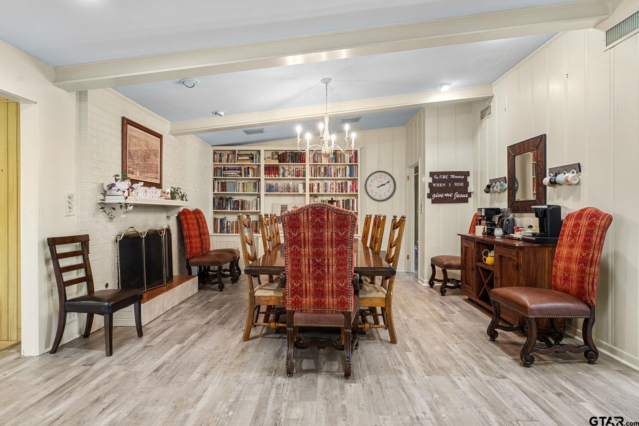 1936 Montrose Dr.
