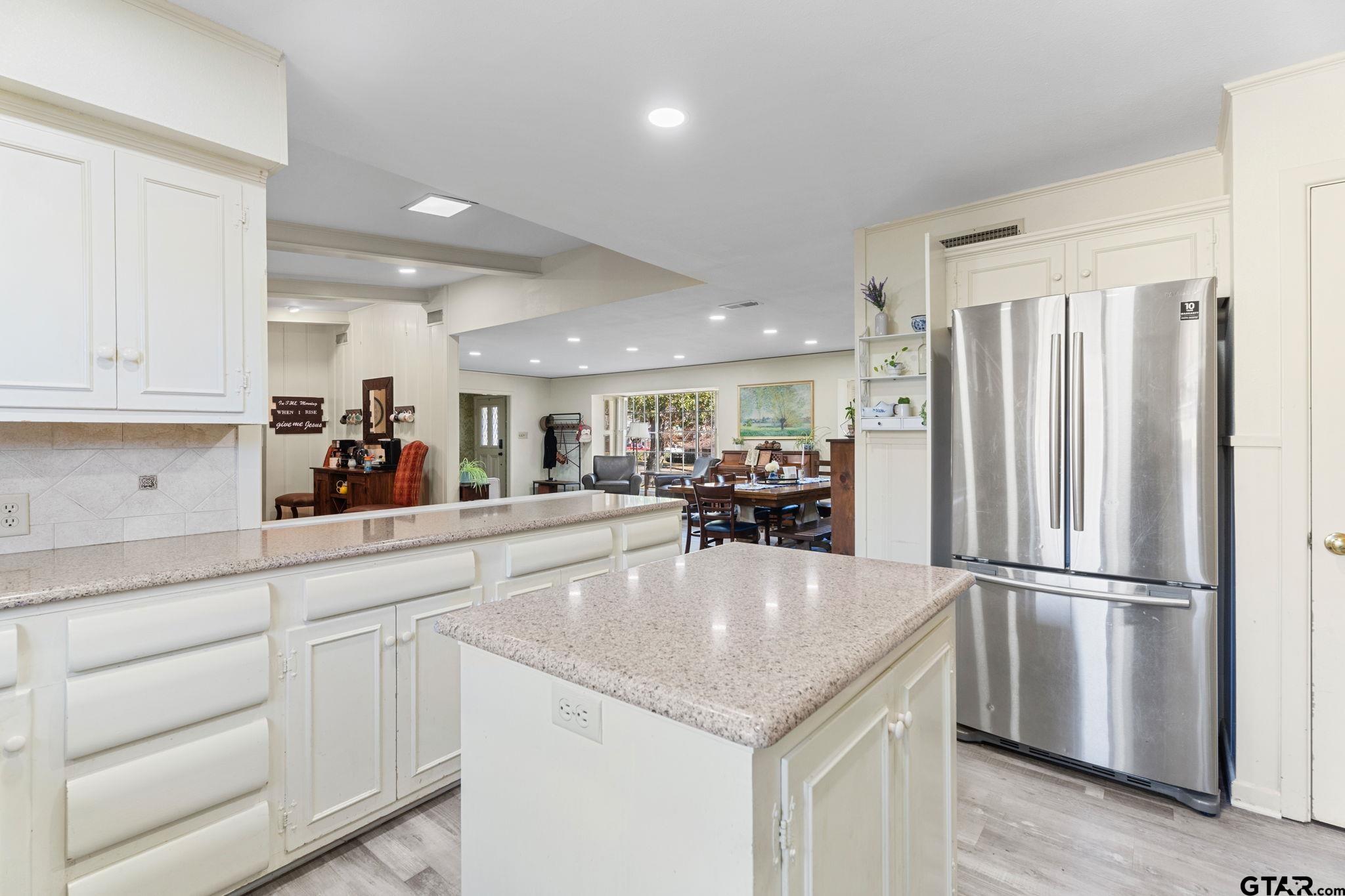 1936 Montrose Dr.