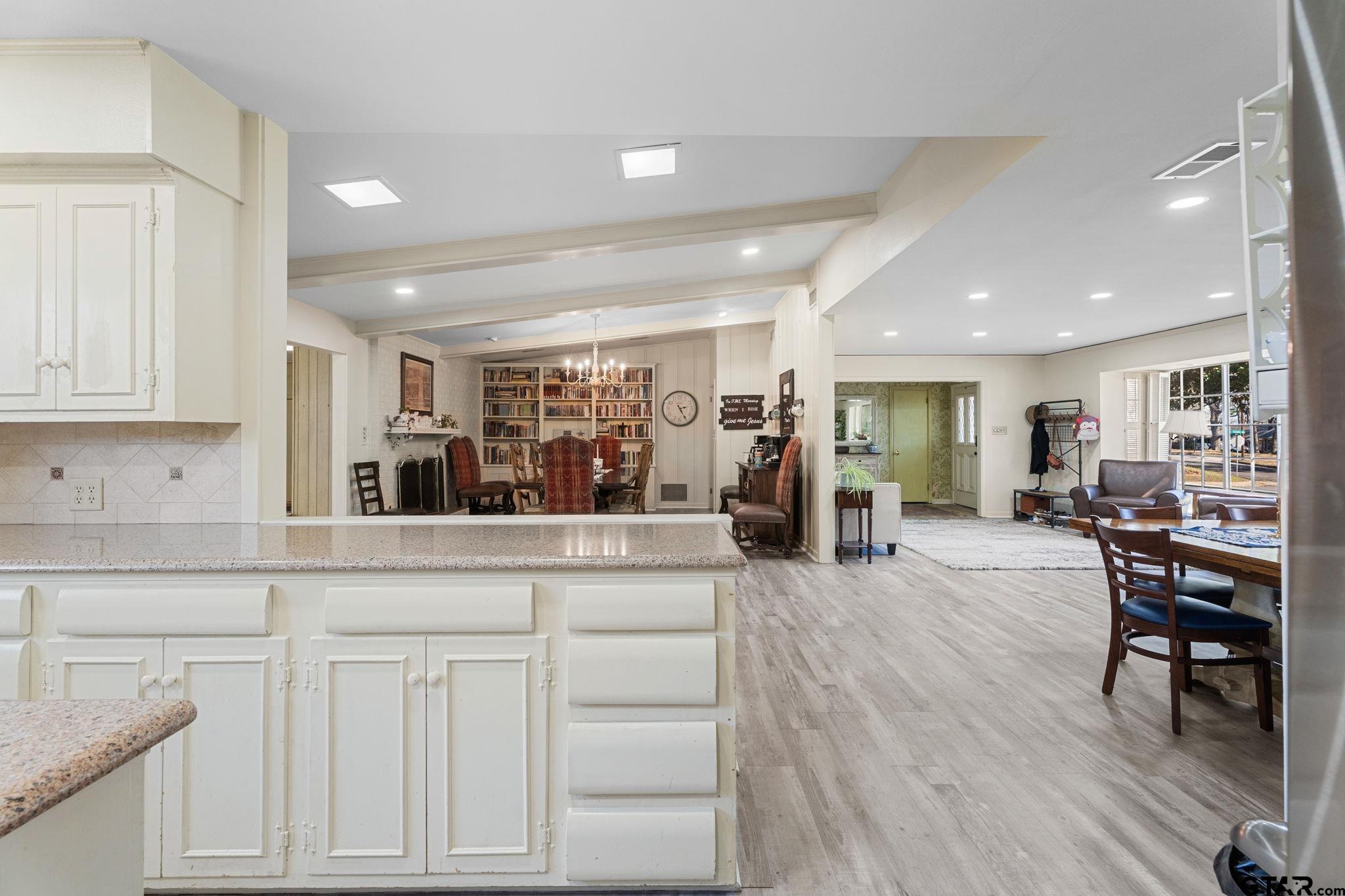 1936 Montrose Dr.