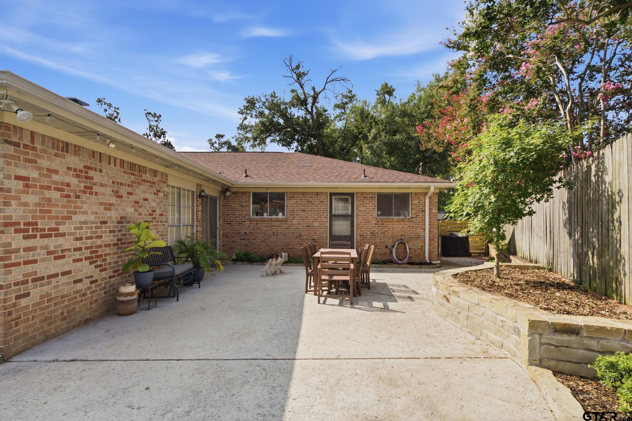 1936 Montrose Dr.