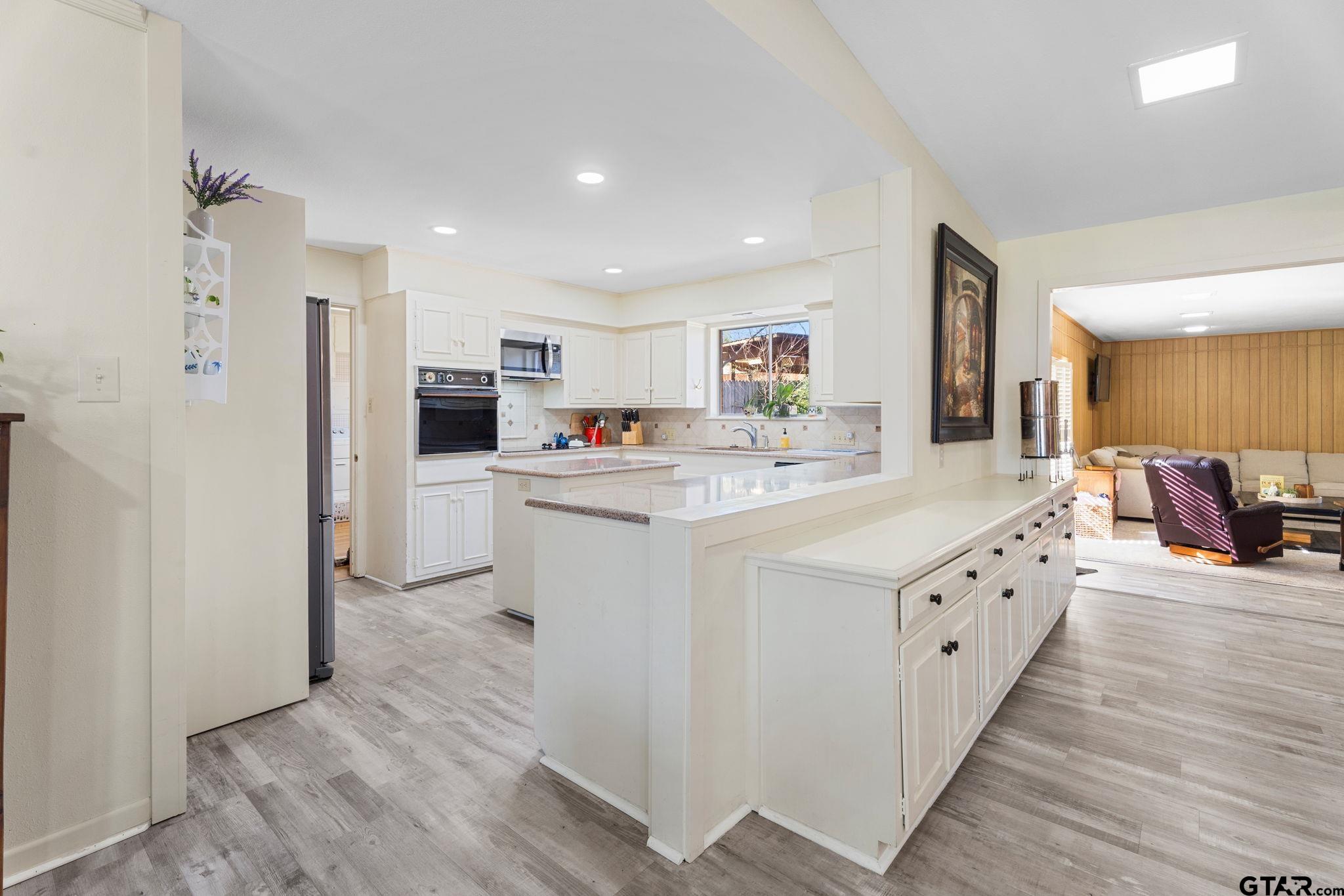 1936 Montrose Dr.