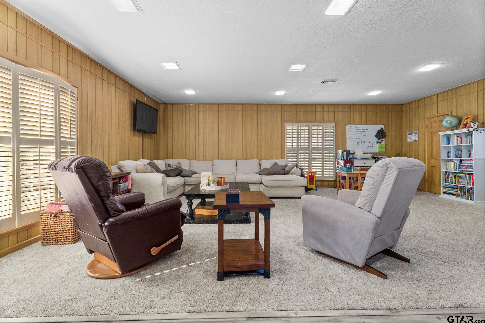 1936 Montrose Dr.