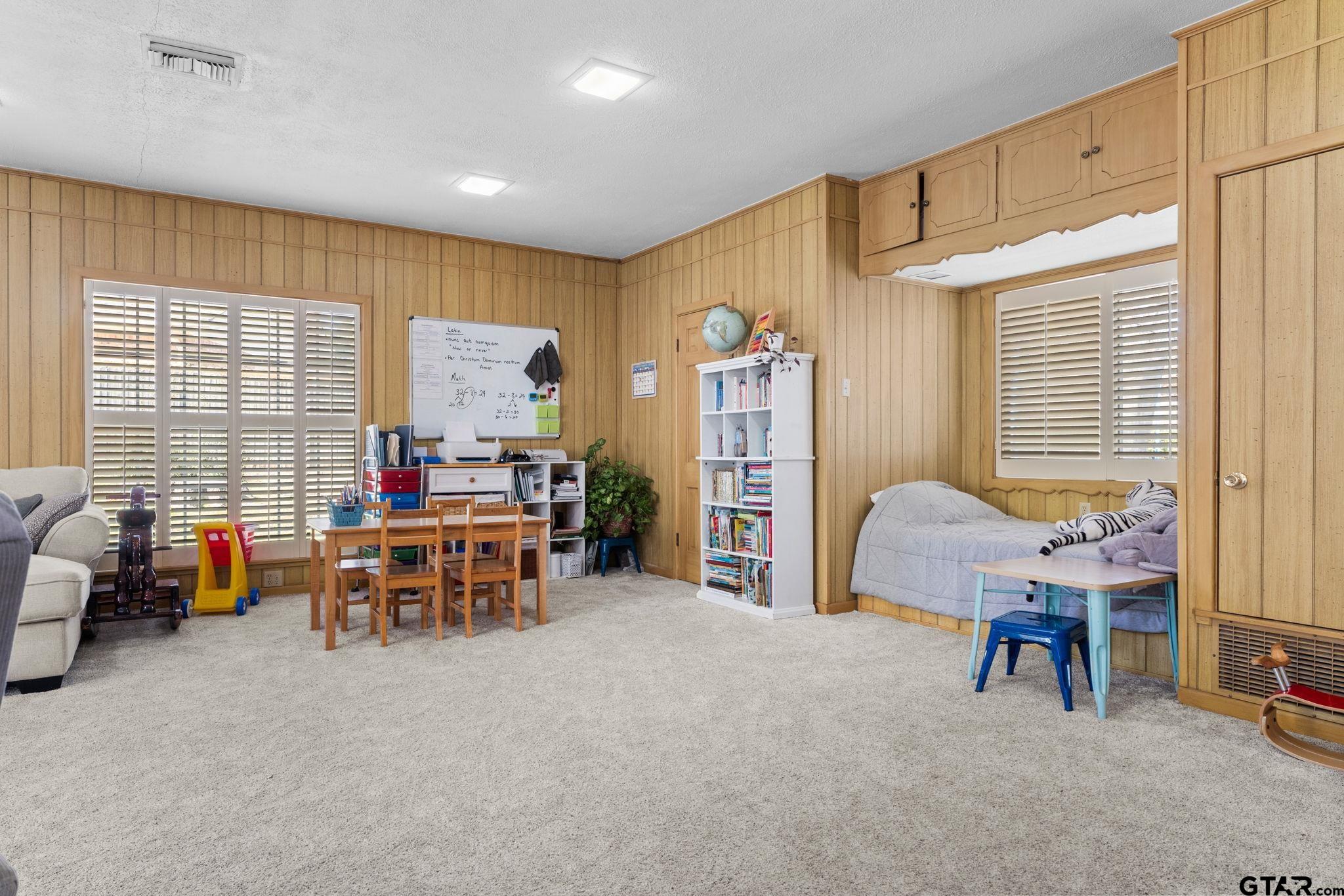 1936 Montrose Dr.