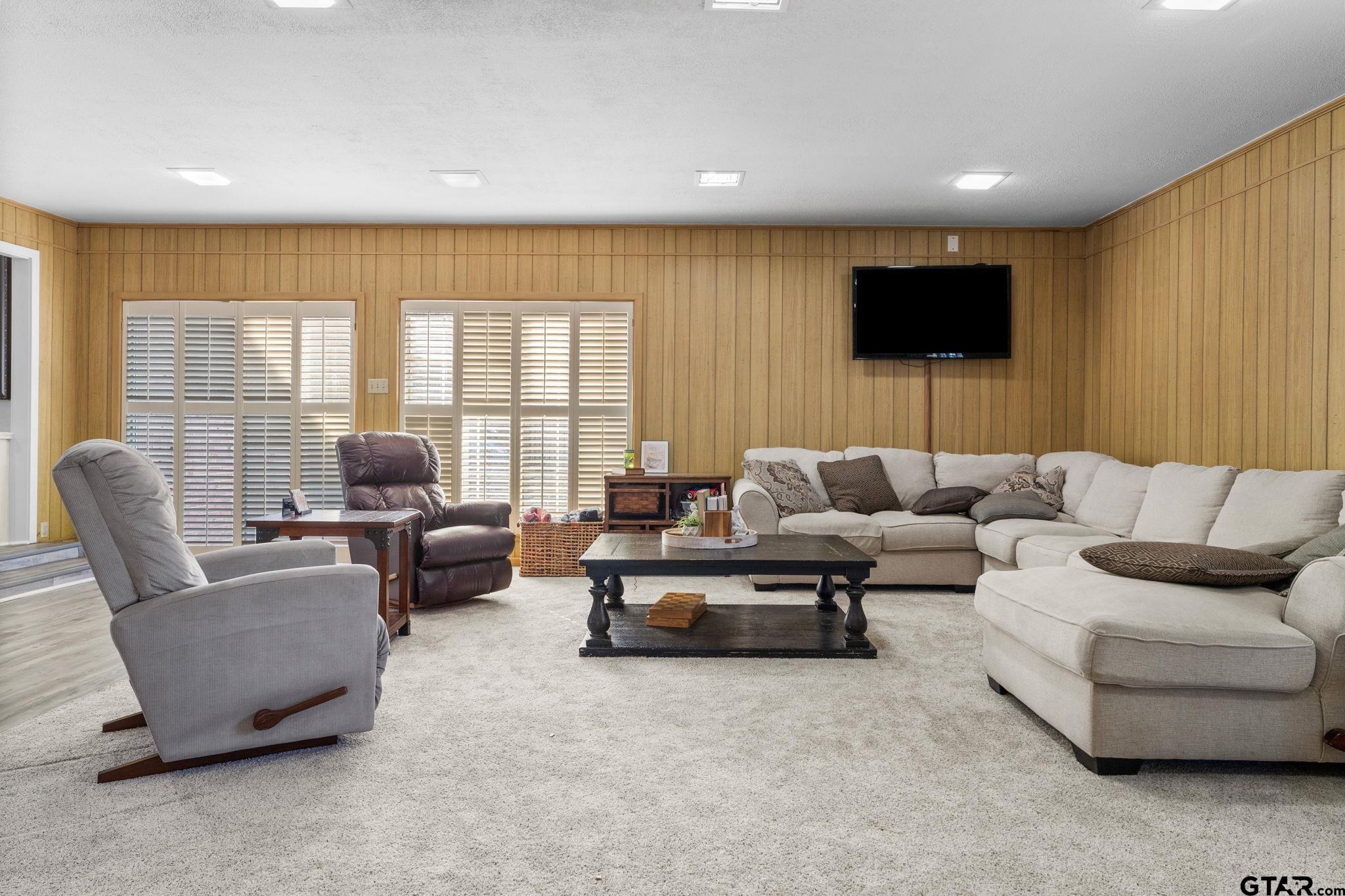 1936 Montrose Dr.