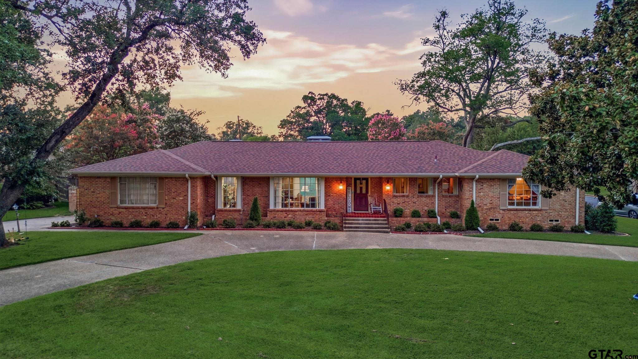 1936 Montrose Dr.