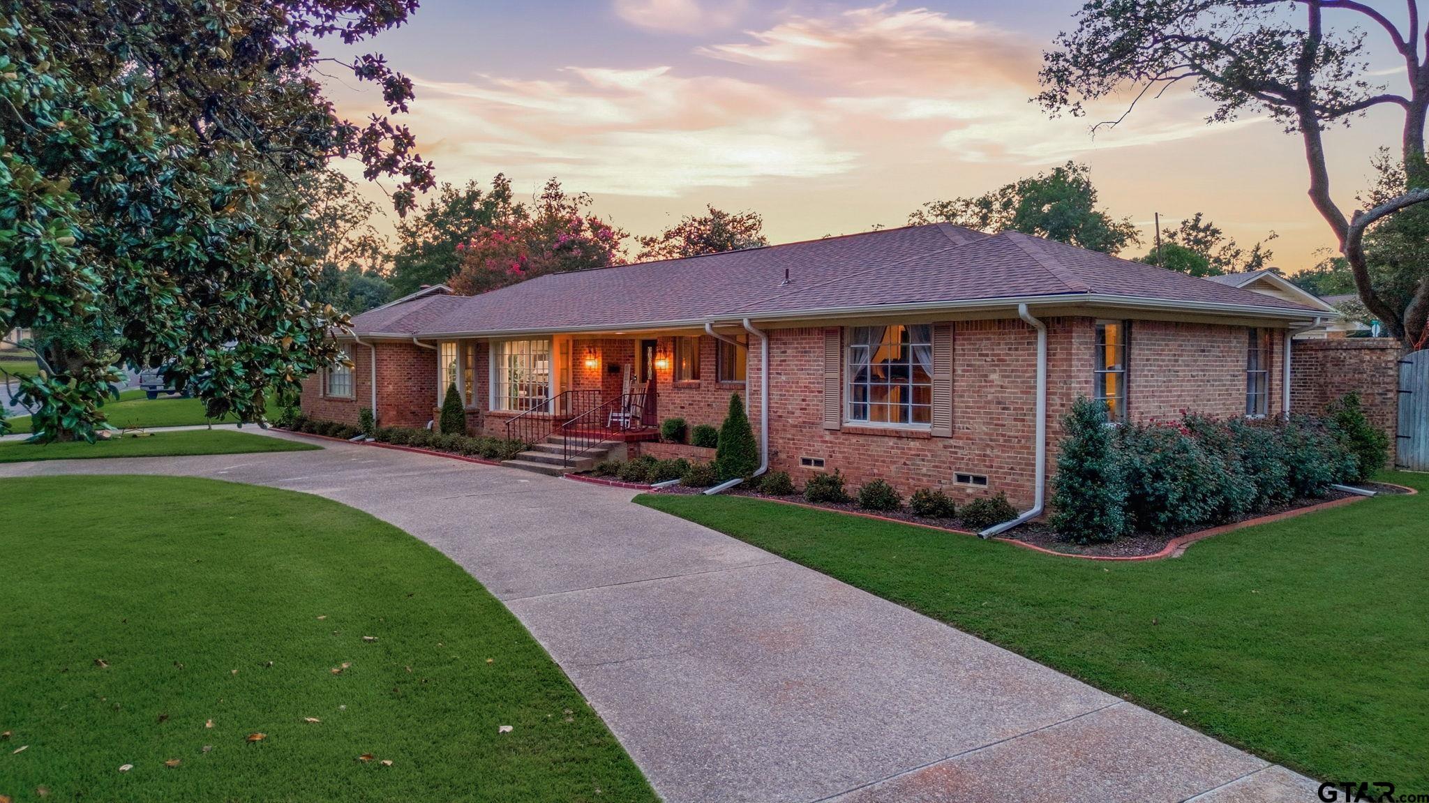 1936 Montrose Dr.