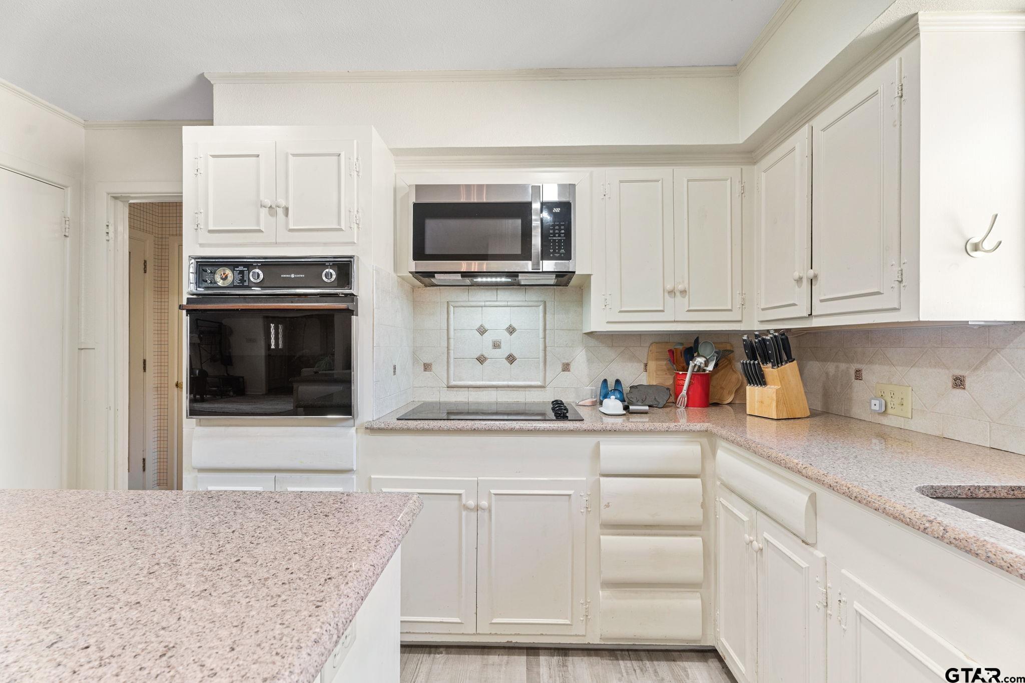 1936 Montrose Dr.