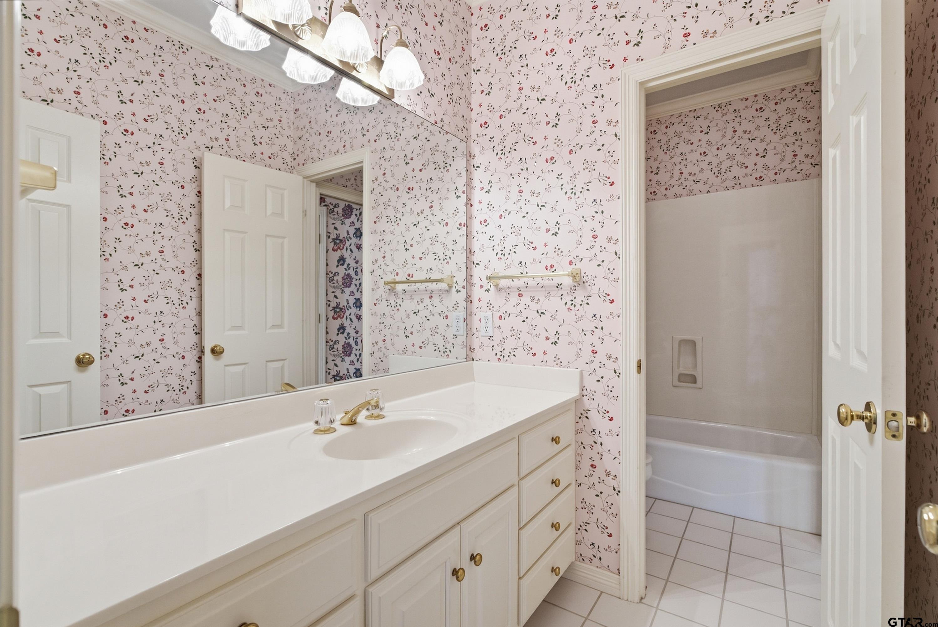 3403 Pinecreek Dr.