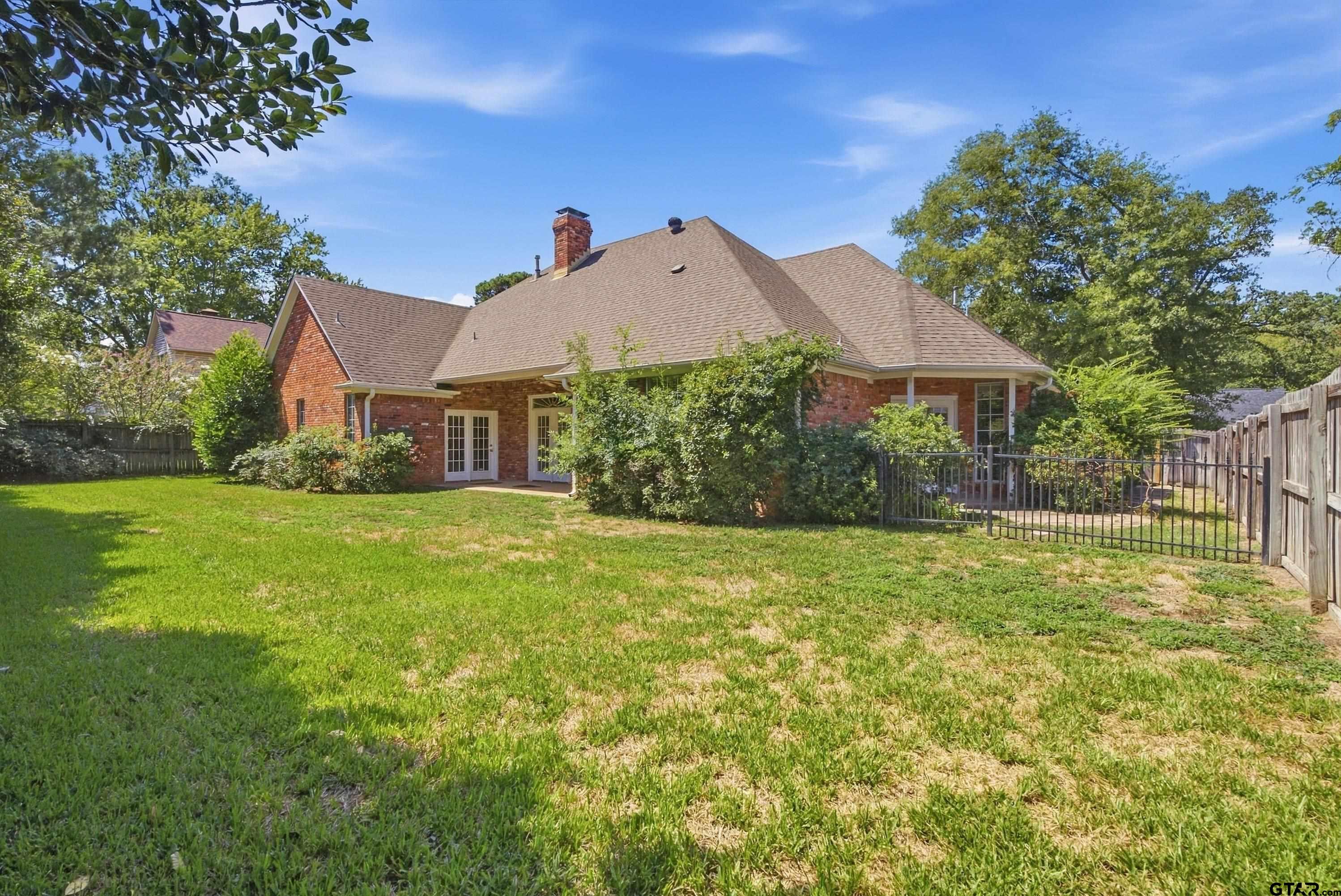 3403 Pinecreek Dr.