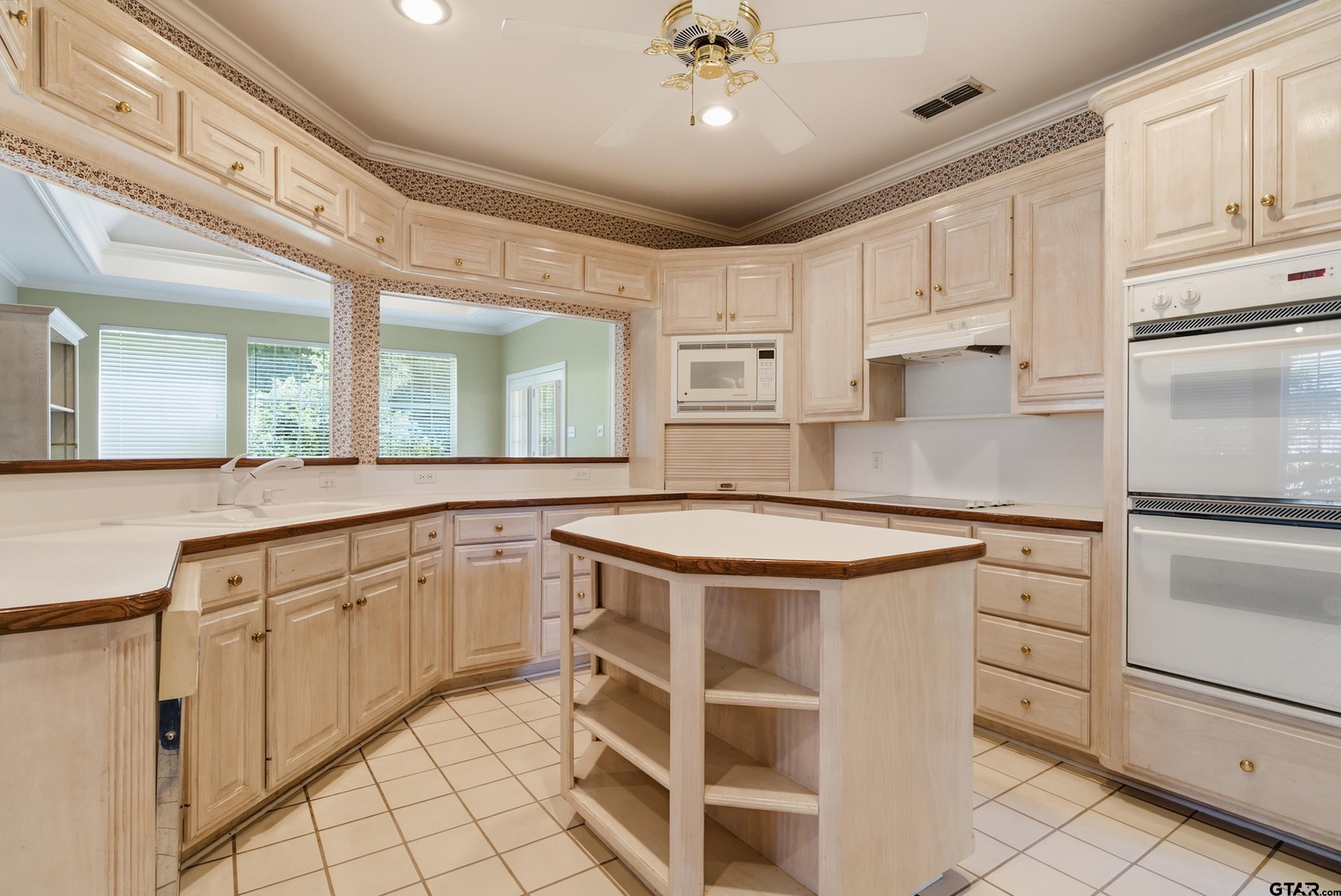 3403 Pinecreek Dr.