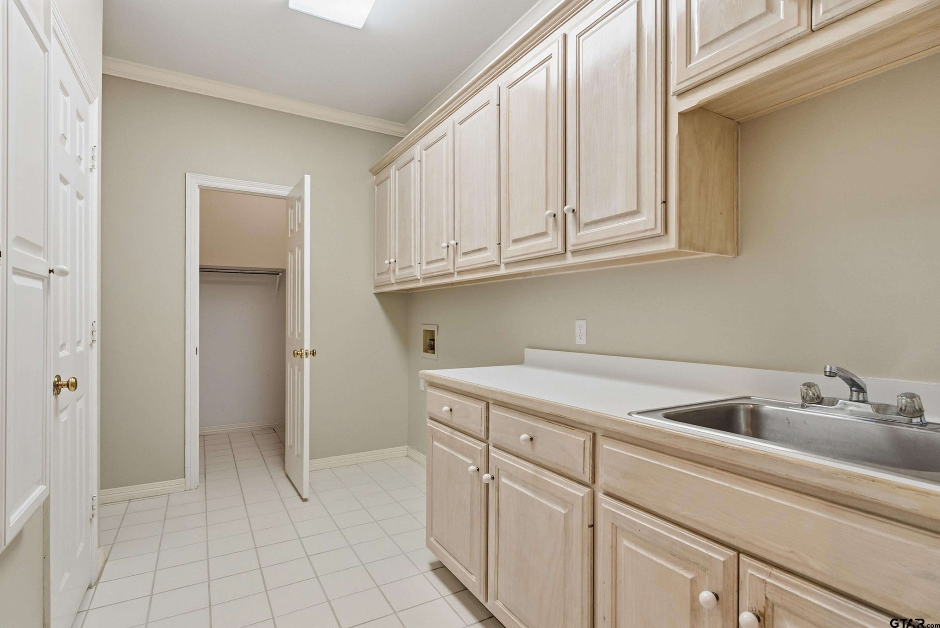 3403 Pinecreek Dr.