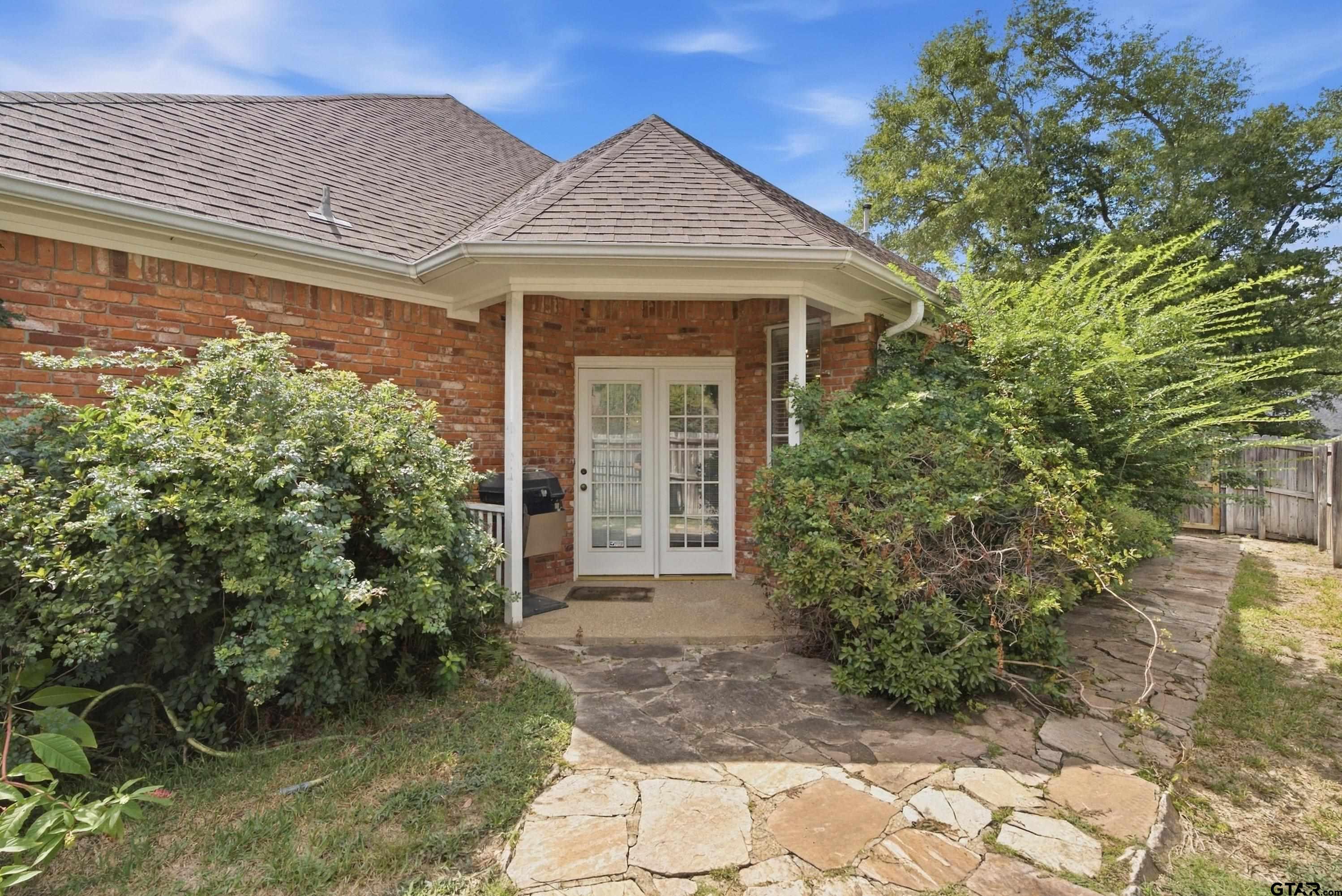 3403 Pinecreek Dr.