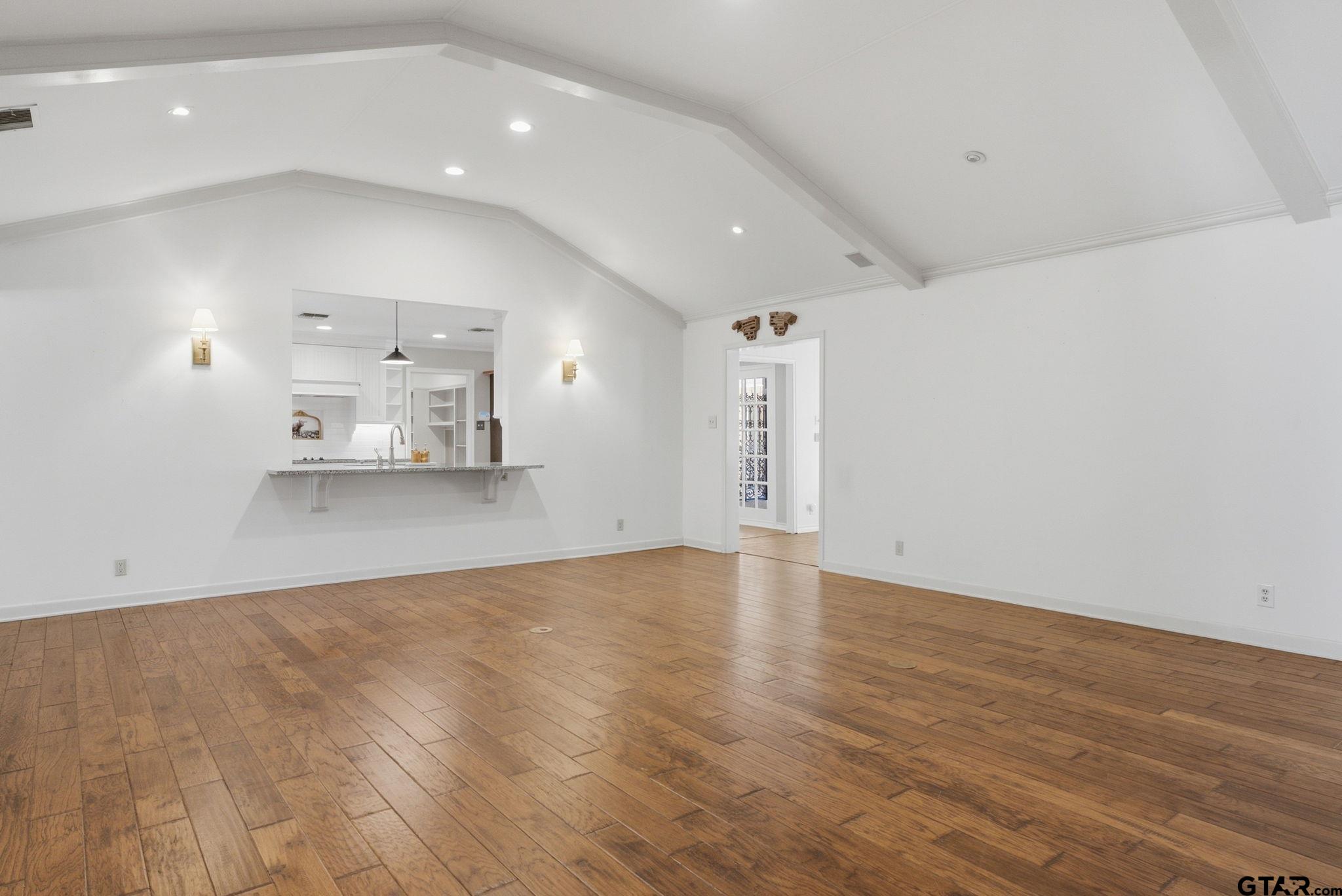 2725 Pecan Dr.