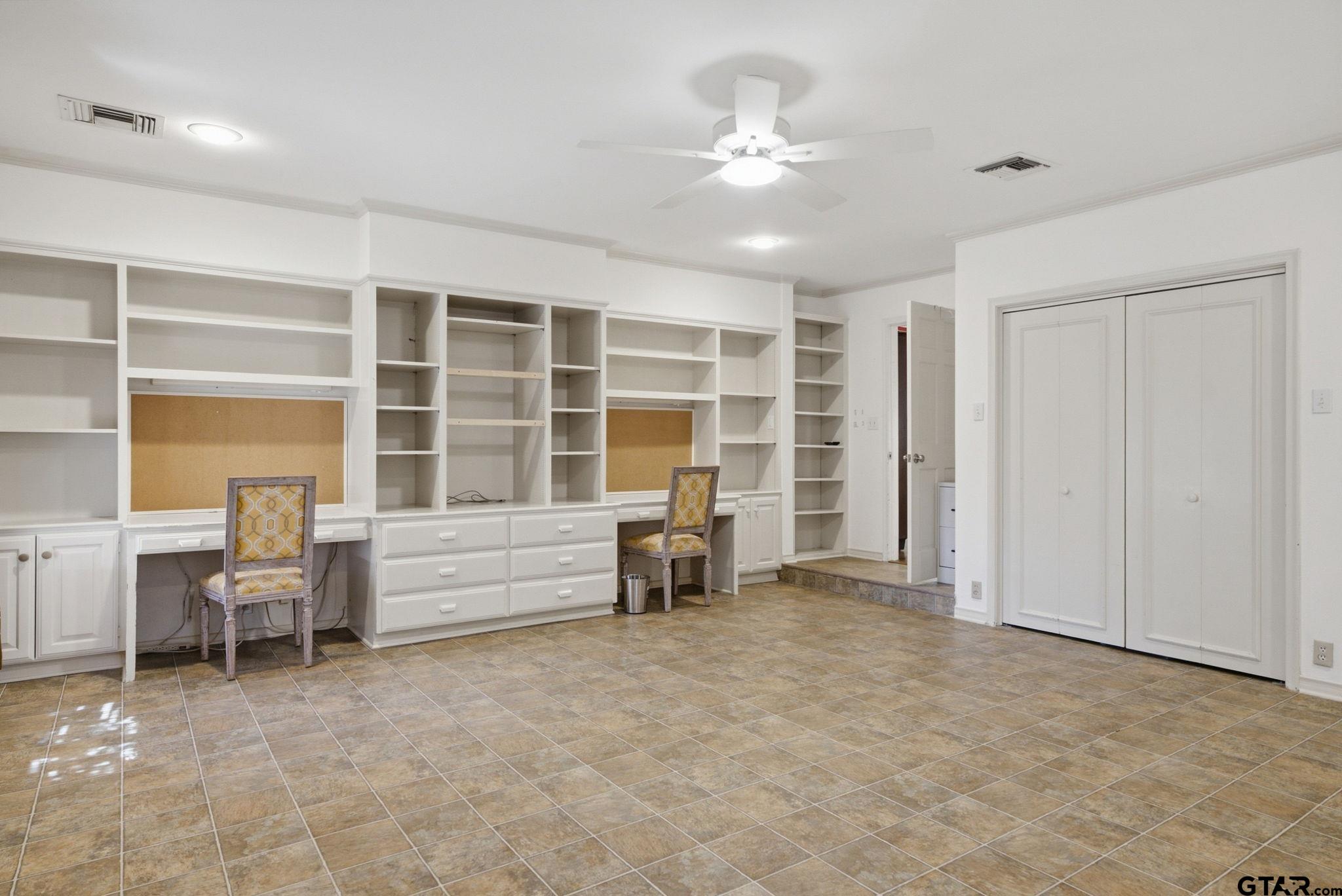 2725 Pecan Dr.