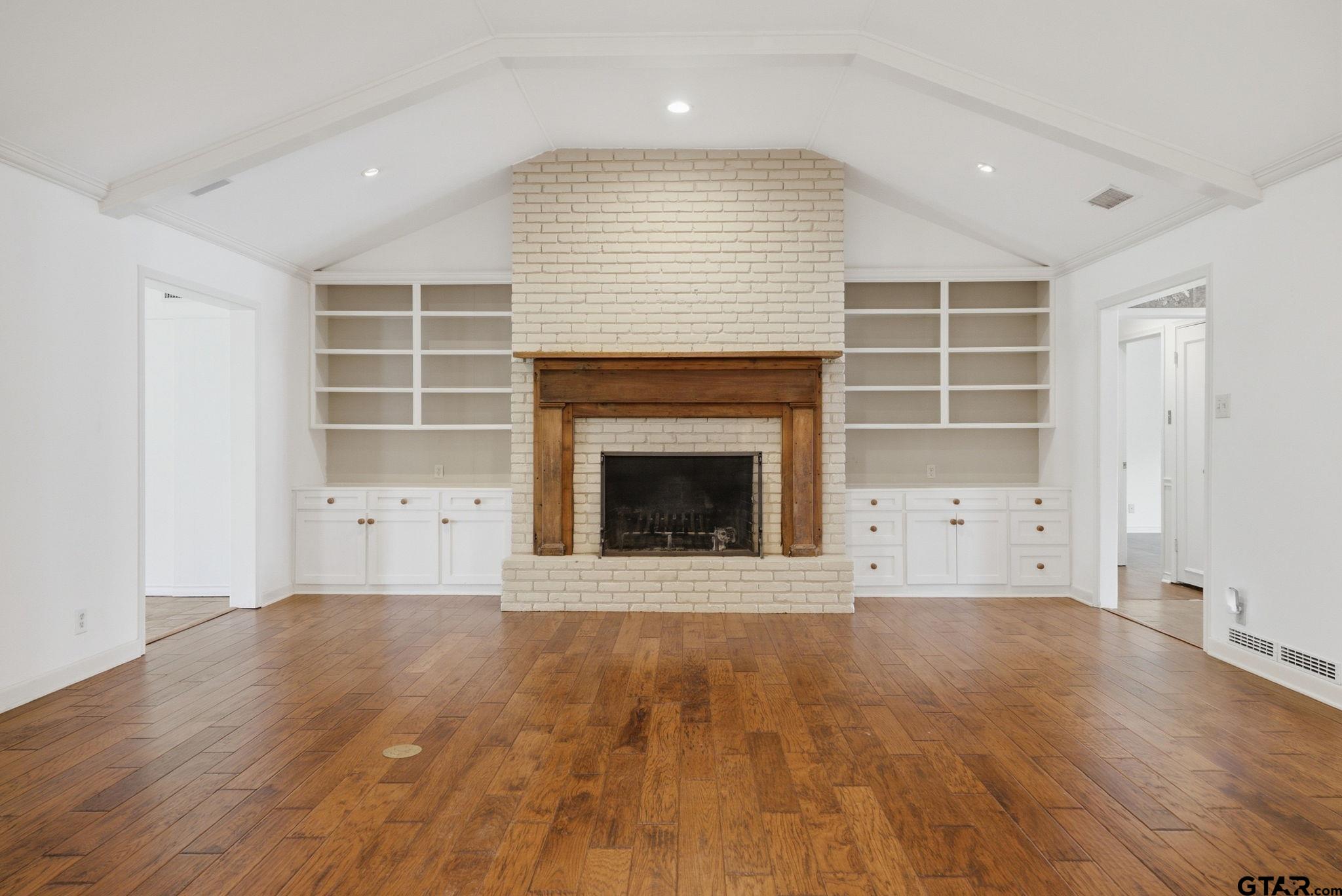 2725 Pecan Dr.