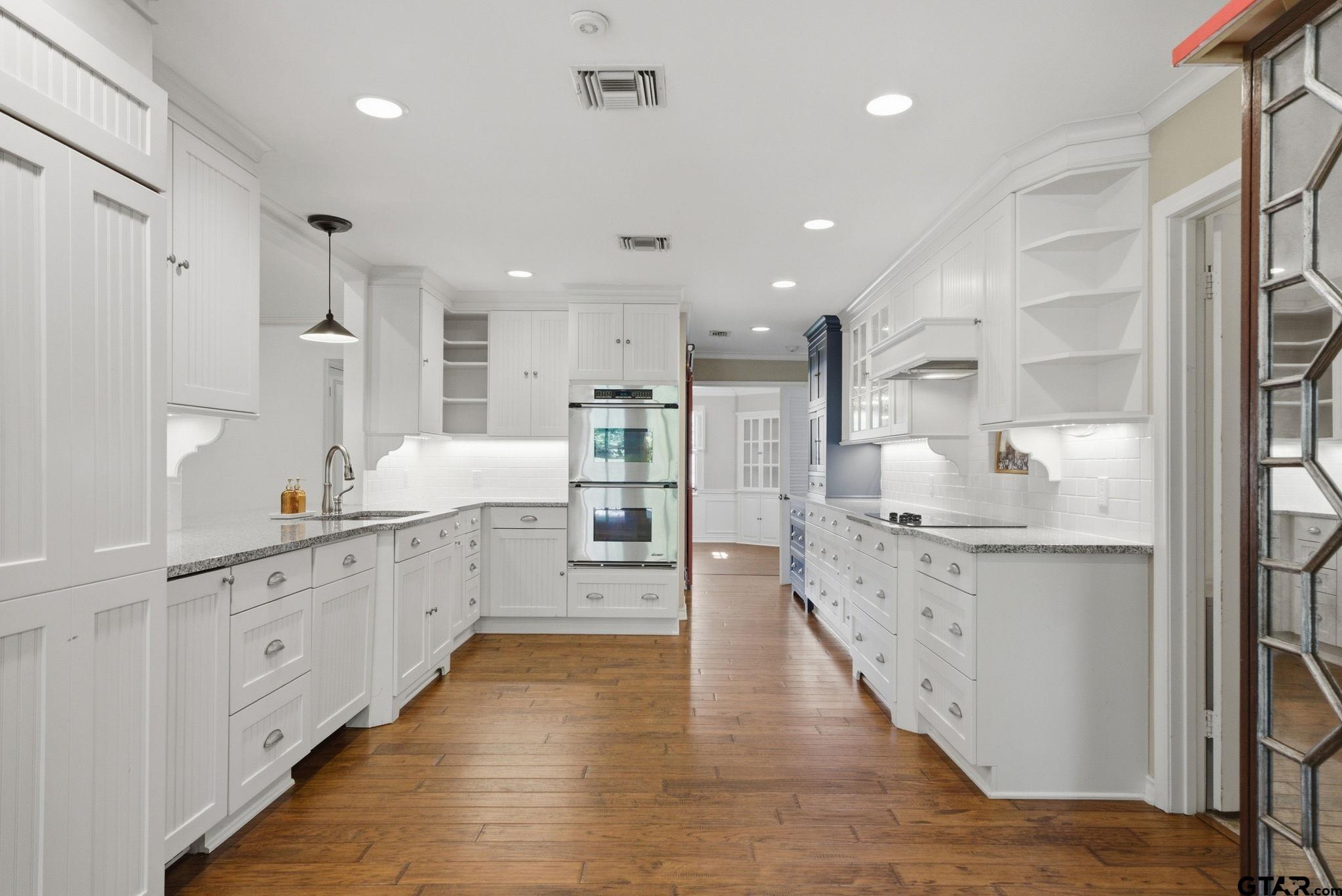2725 Pecan Dr.
