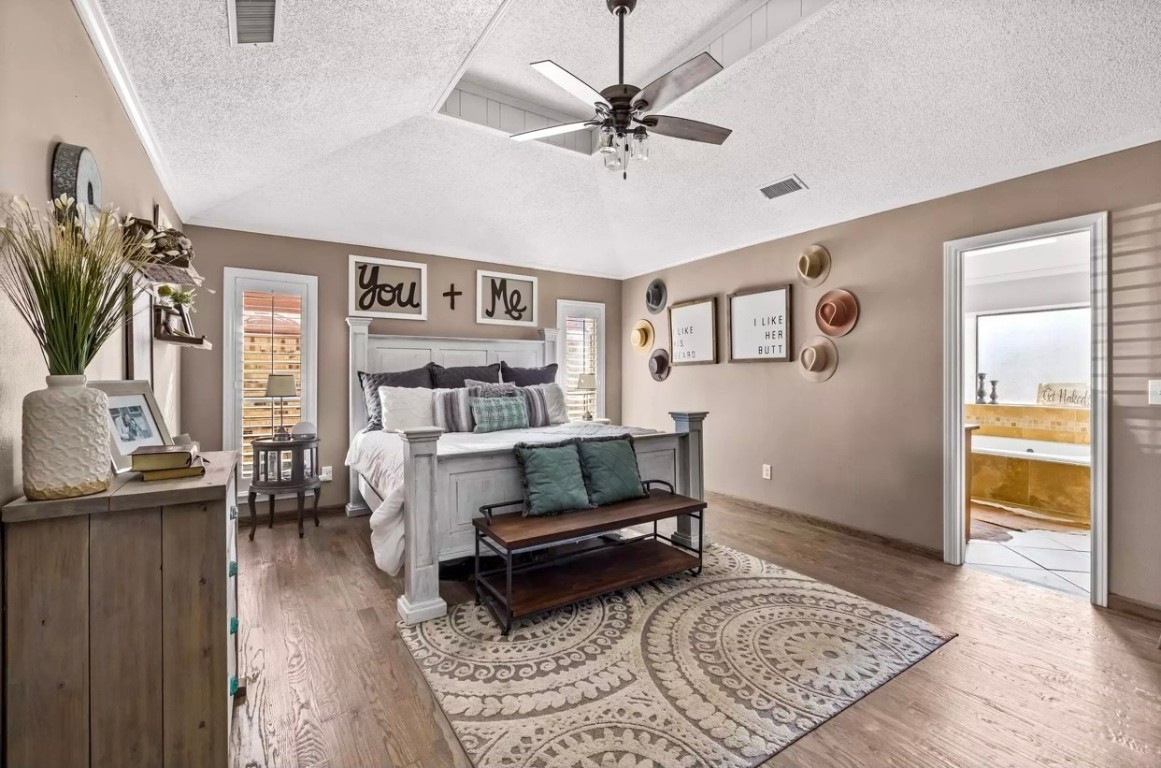 807 Lake Meadows Circle