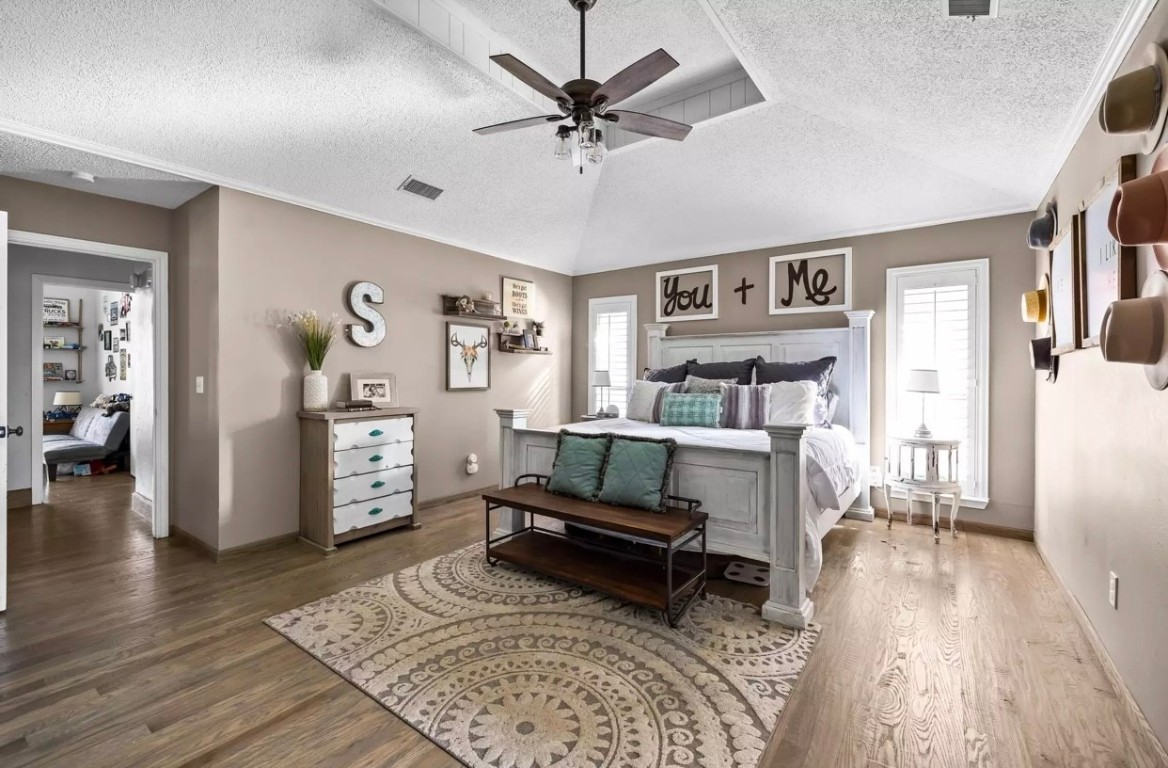 807 Lake Meadows Circle