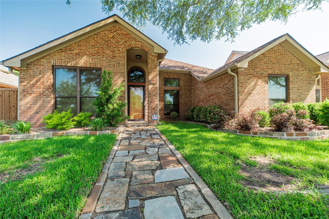623 Meadowbrook Street