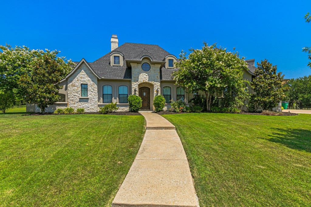 1015 Woodbridge Place
