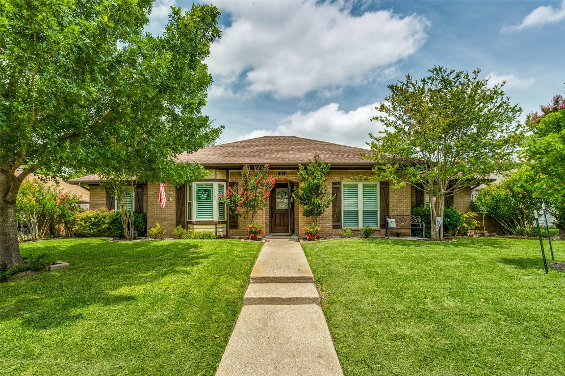 707 Thoreau Lane