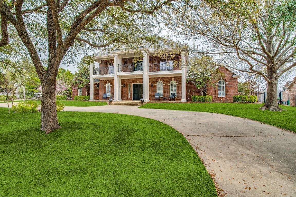 520 Moraine Way