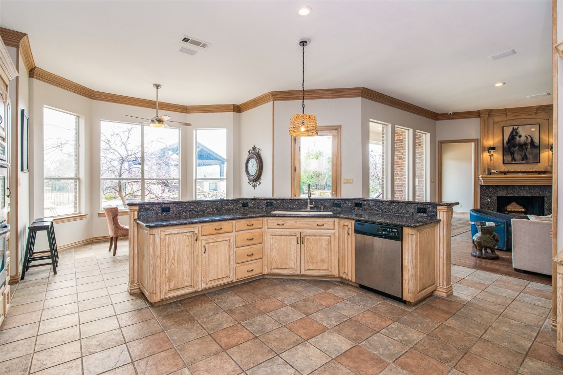 520 Moraine Way