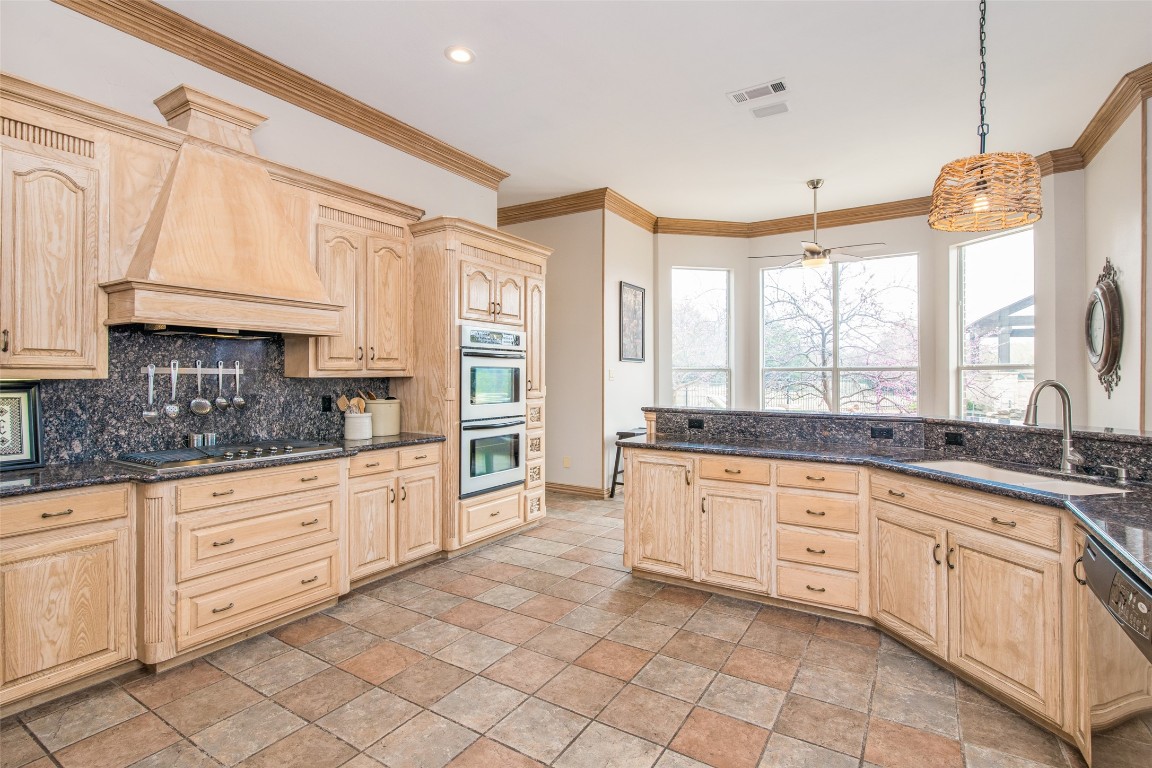 520 Moraine Way