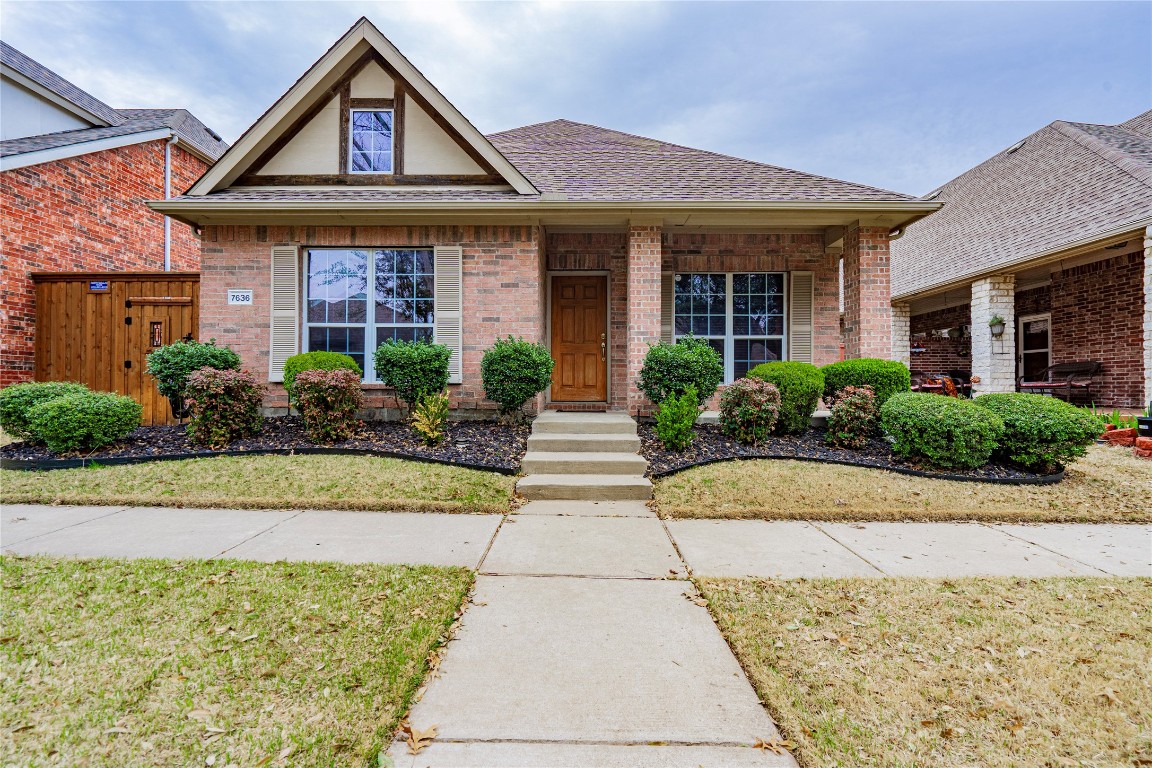 7636 Glasshouse Walk