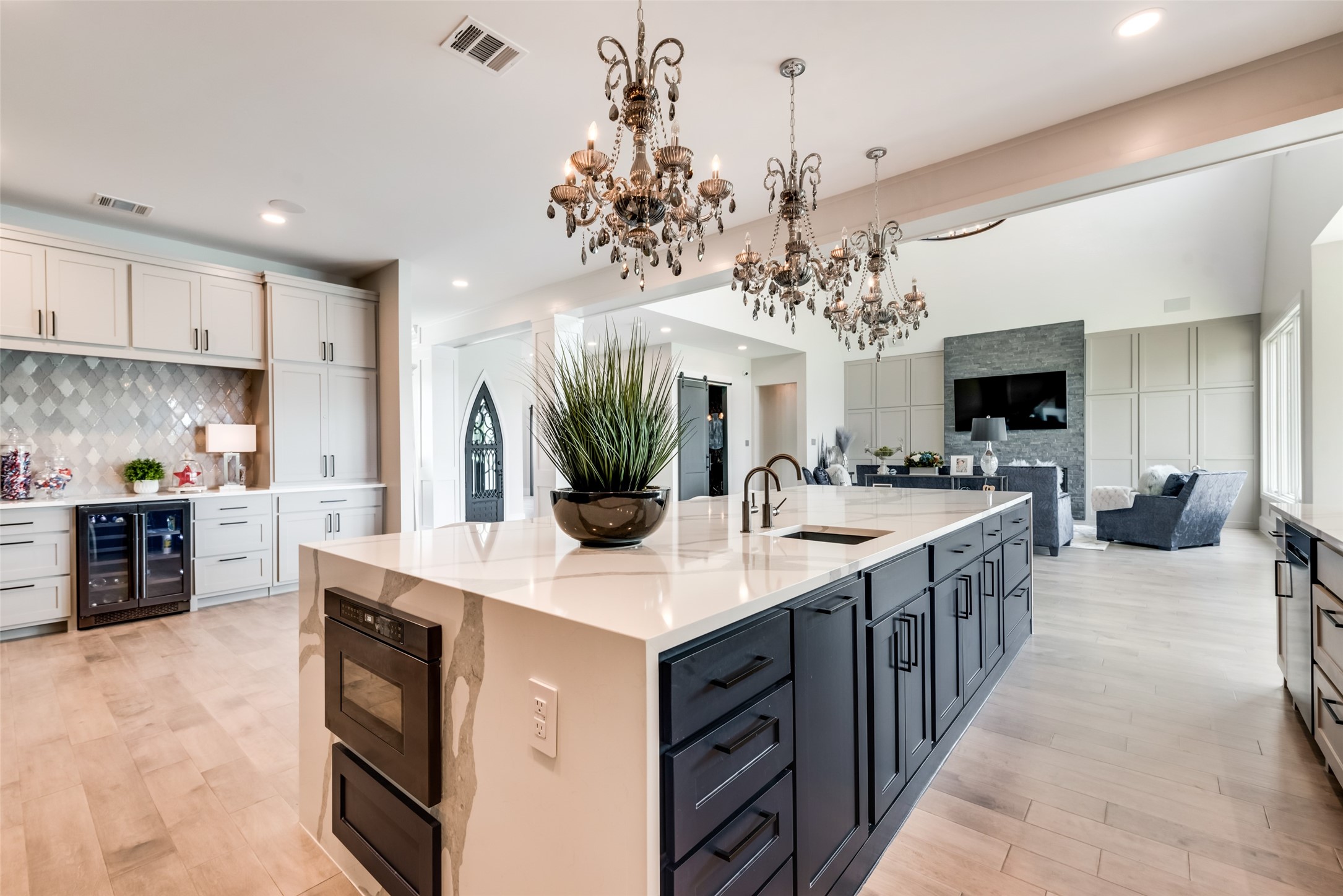 1566 Vista Court