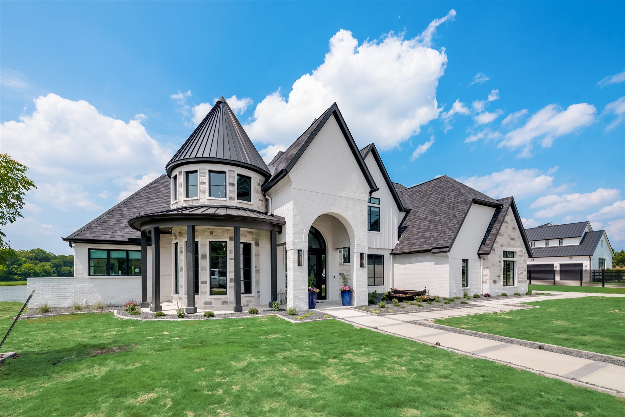 1566 Vista Court
